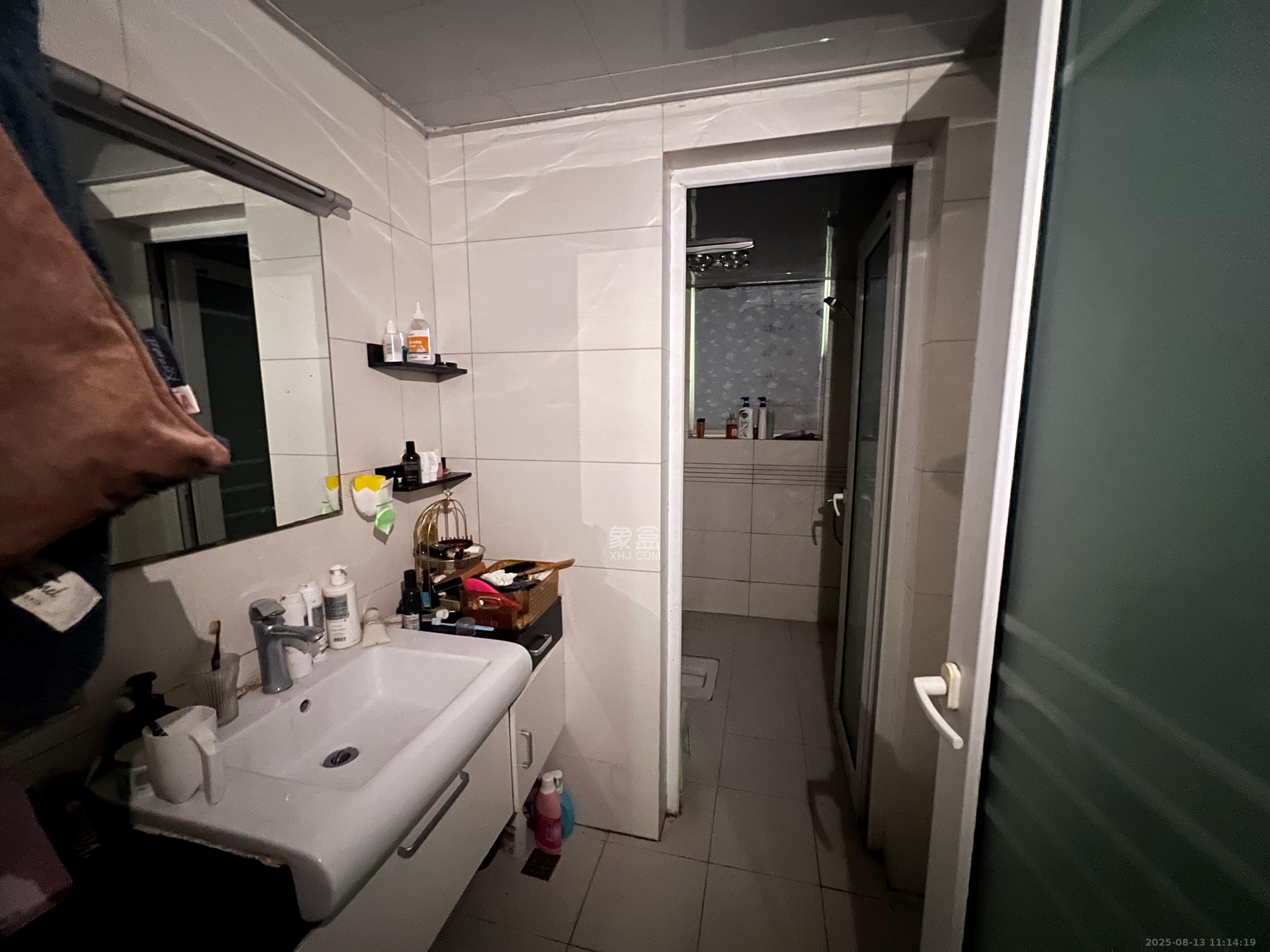 嘉盛华庭(一期、二期、三期) 3室2厅1卫 2800.0元/月 嘉盛华庭(一期、二期、三期) 3室2厅1卫 2800.0元/月室内图