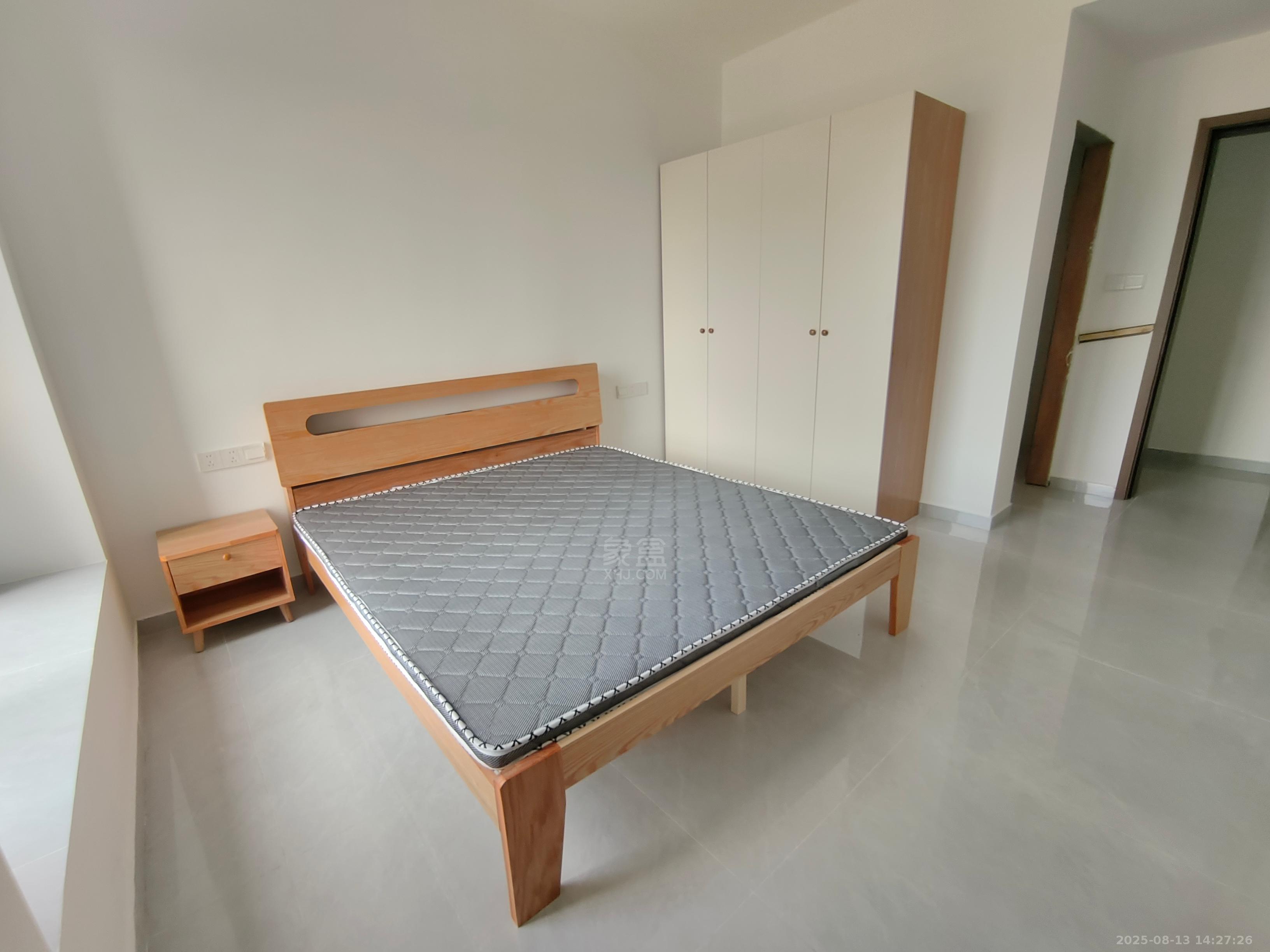 山水豪庭 3室2厅2卫 2200.0元/月 山水豪庭 3室2厅2卫 2200.0元/月室内图