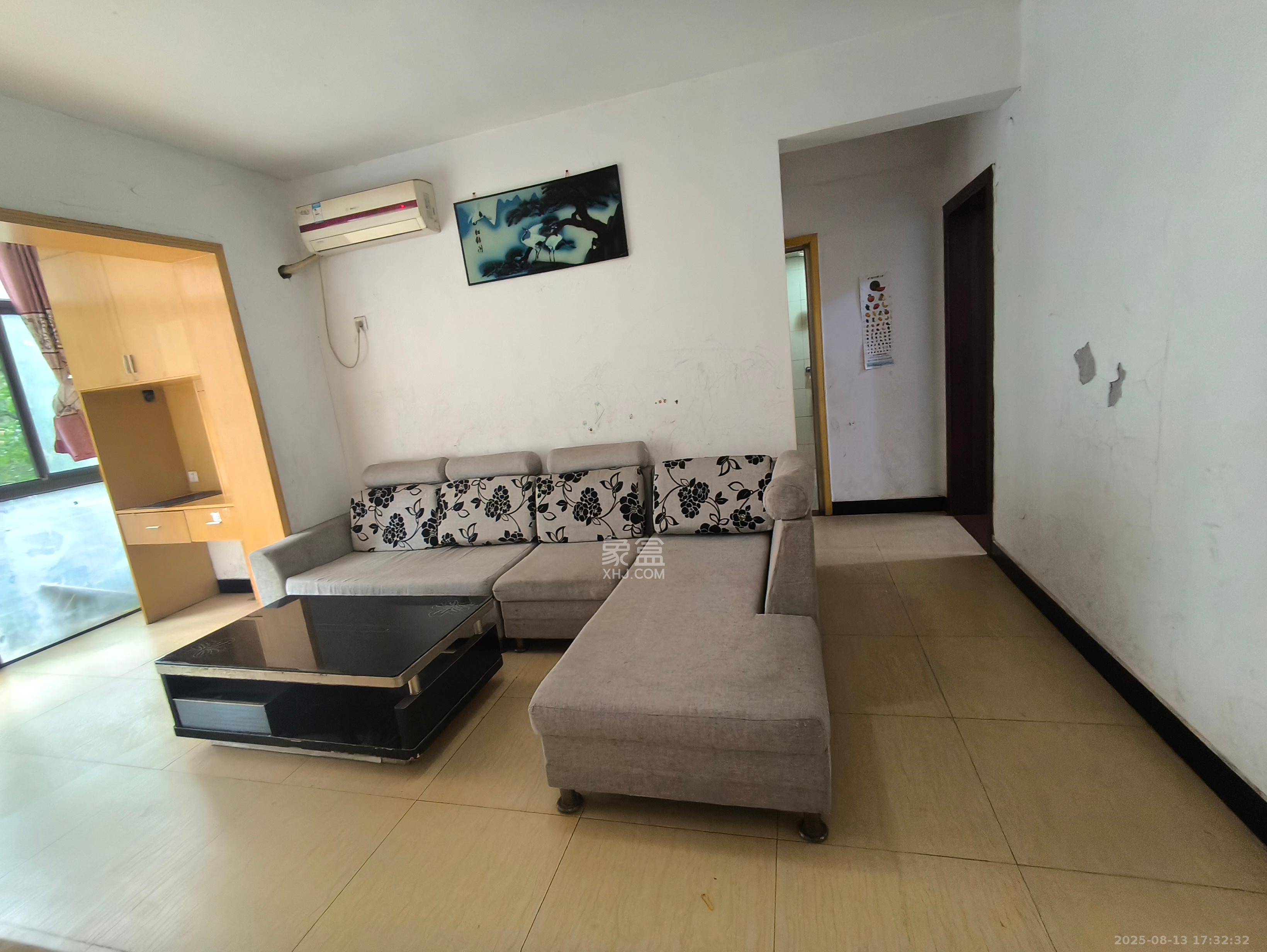 中国铁建国际城一期 3室2厅1卫 1350.0元/月 中国铁建国际城一期 3室2厅1卫 1350.0元/月室内图