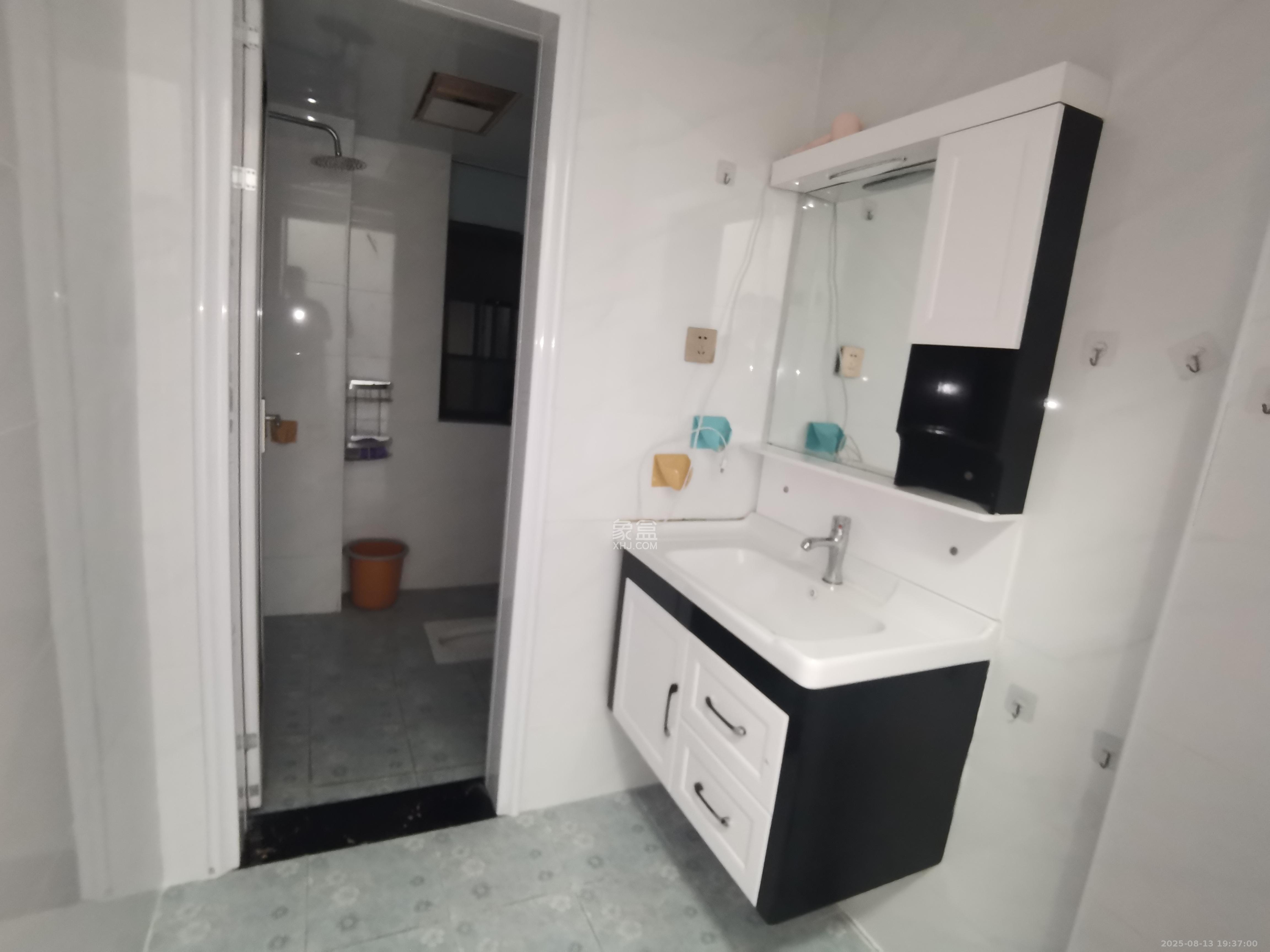 和美星城 2室2厅1卫 2000.0元/月 和美星城 2室2厅1卫 2000.0元/月室内图