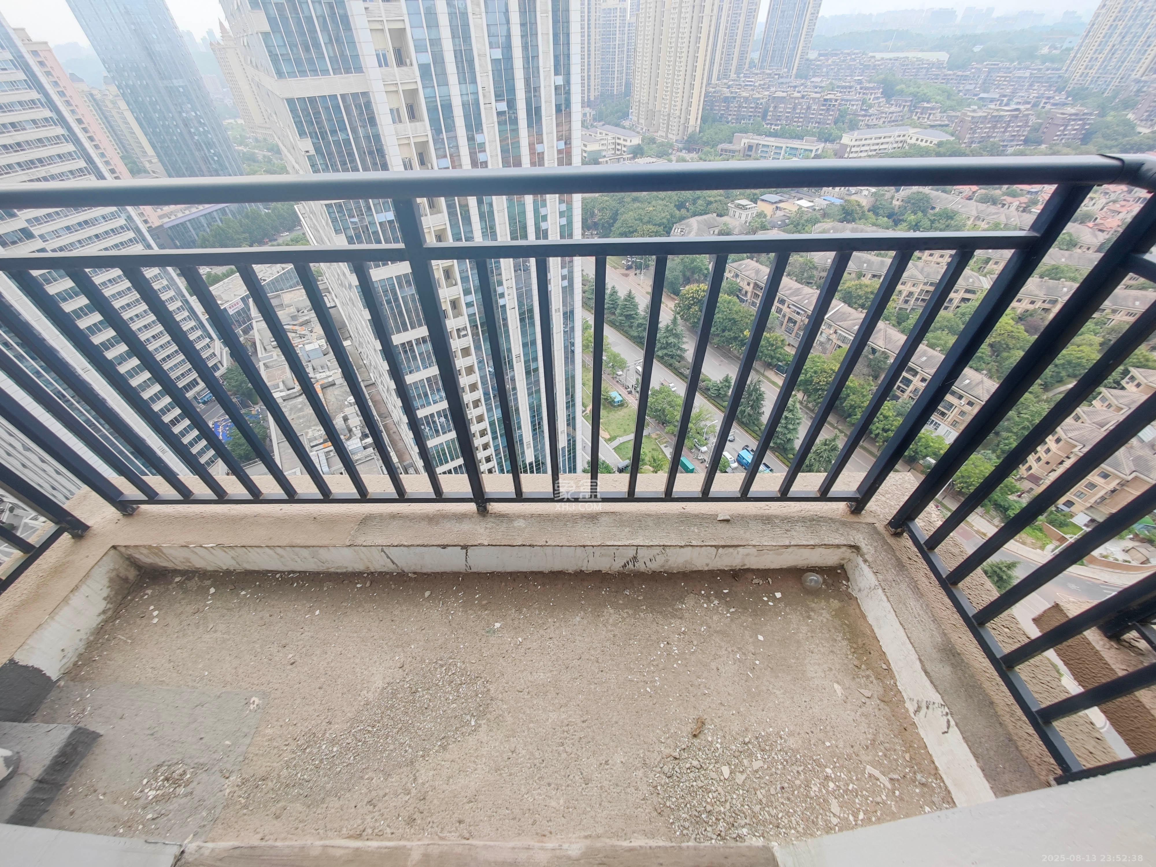 中建嘉和城 3室2厅2卫 85.0万 中建嘉和城 3室2厅2卫 85.0万阳台