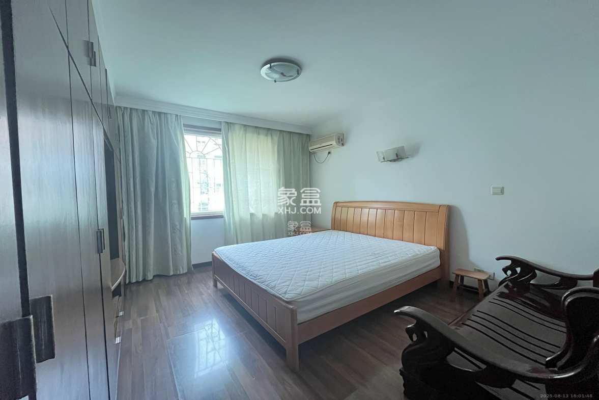 八方公司宿舍(师家老屋) 3室2厅2卫 2500.0元/月 八方公司宿舍(师家老屋) 3室2厅2卫 2500.0元/月室内图