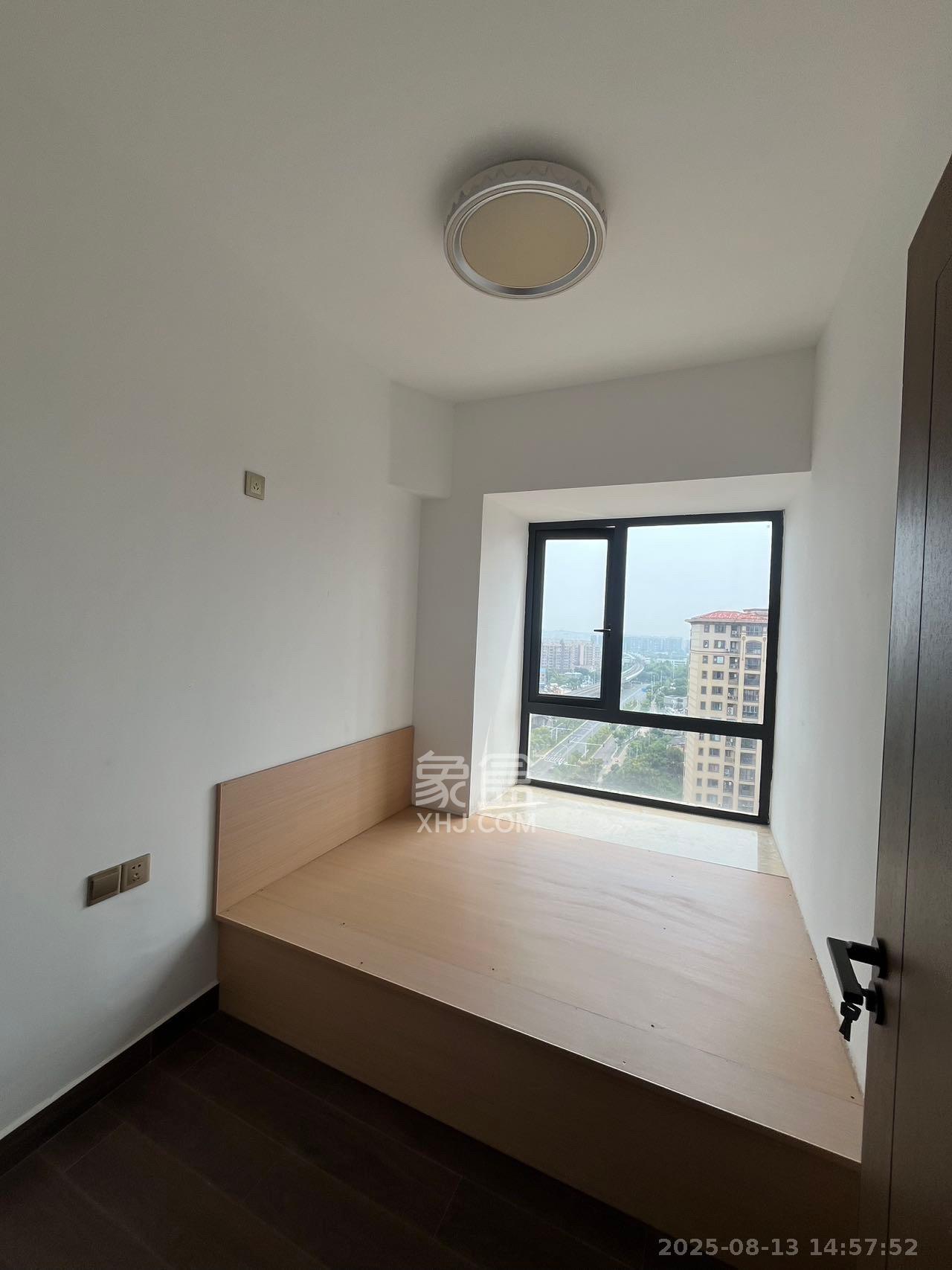 中建芙蓉嘉苑  1室1厅1卫   1400.00元/月室内图