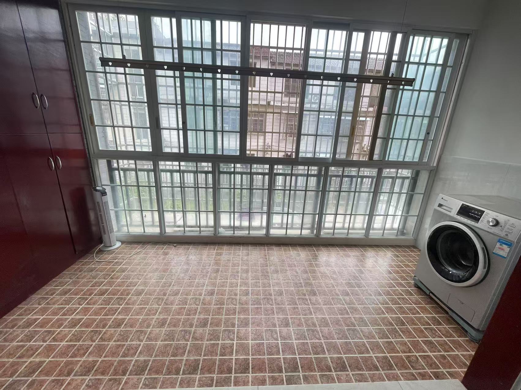 欣业苑  3室2厅2卫   1800.00元/月室内图