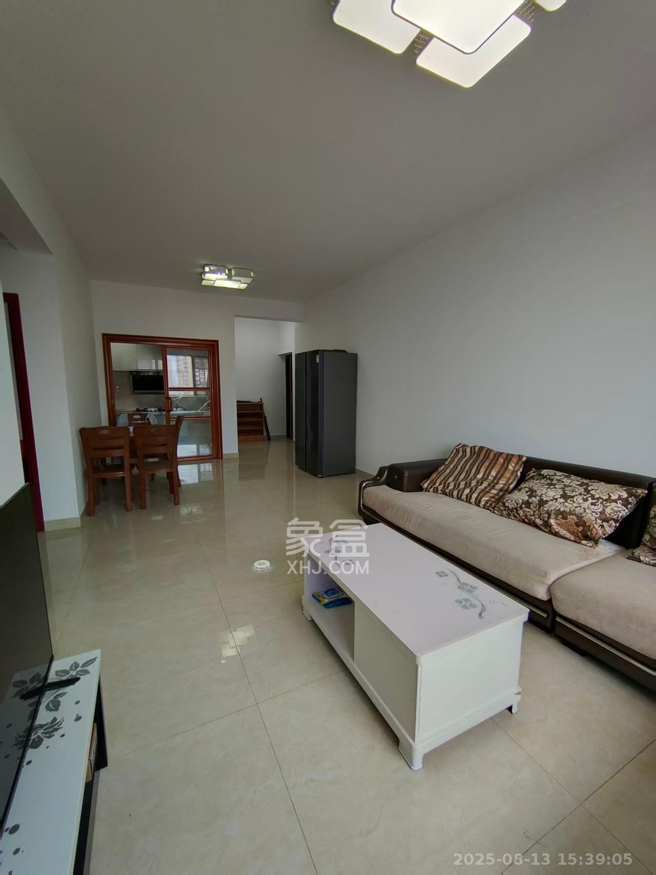 万里时代  2室2厅1卫    2400.0元/月室内图