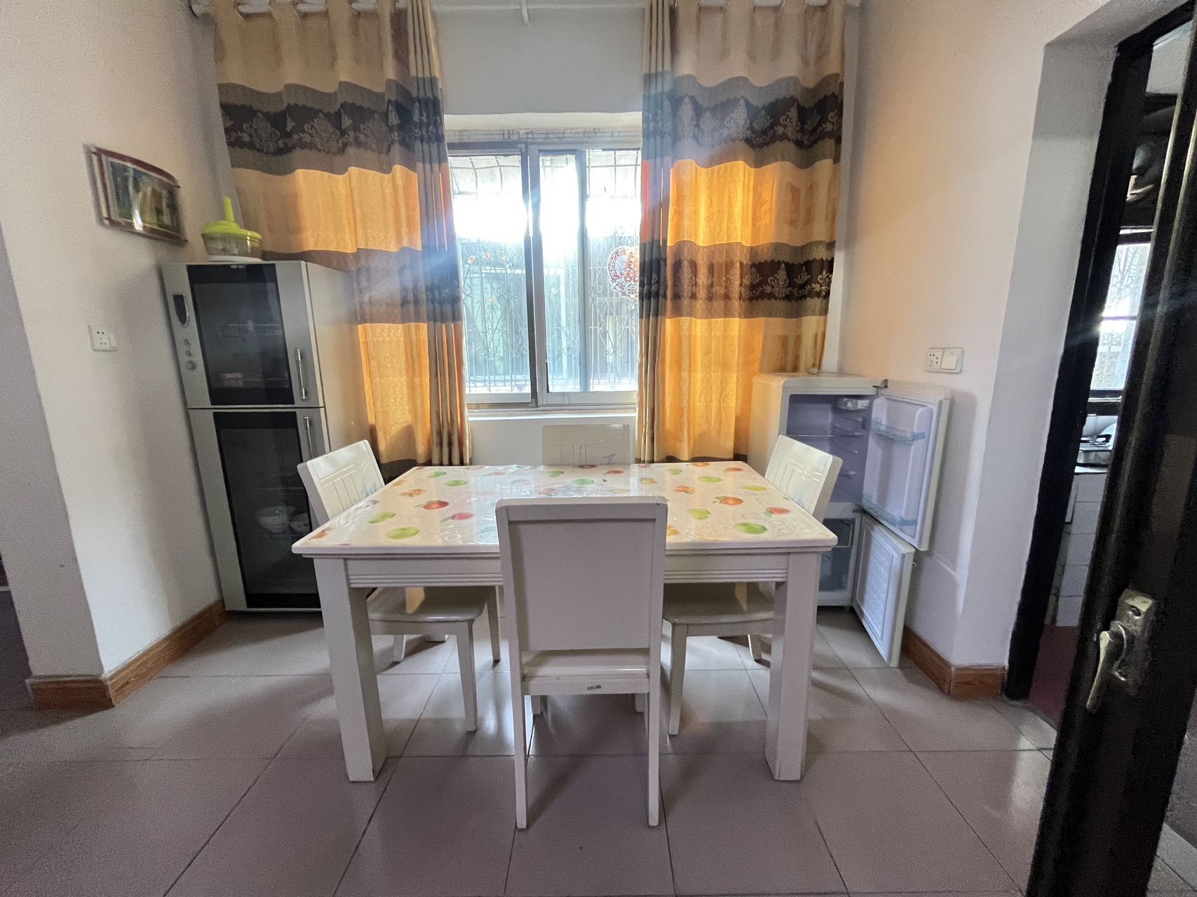 赫山办事处龙岭社区 3室2厅1卫 600.0元/月 赫山办事处龙岭社区 3室2厅1卫 600.0元/月室内图