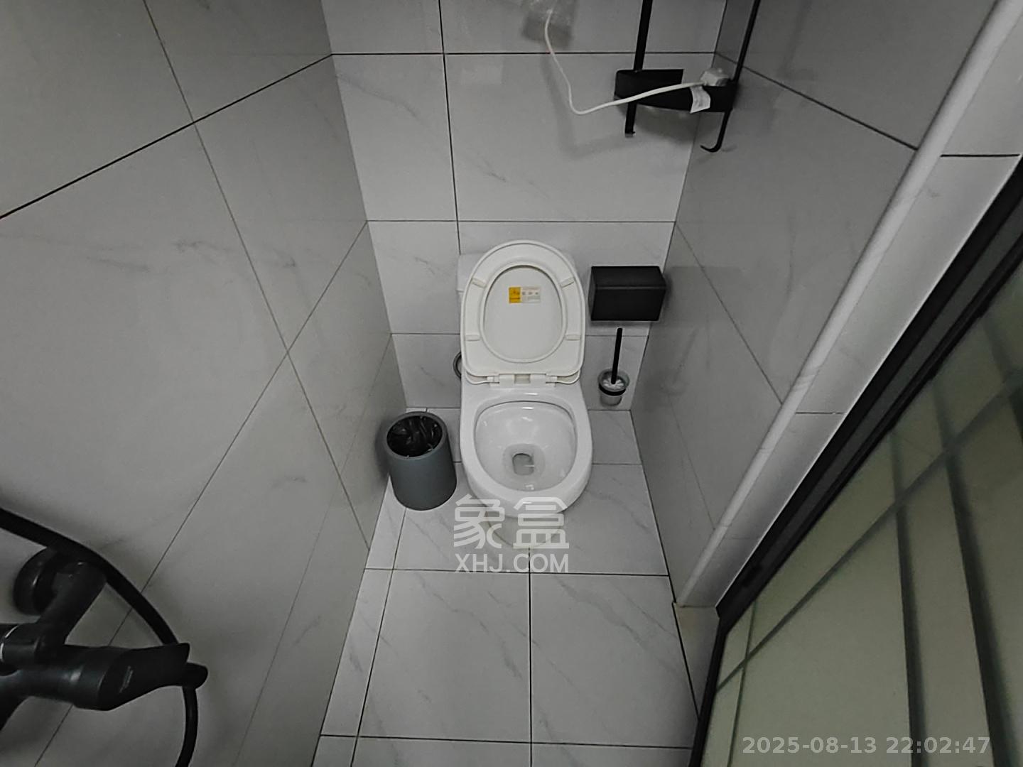 福晟翡翠湾  2室1厅1卫   2400.00元/月室内图