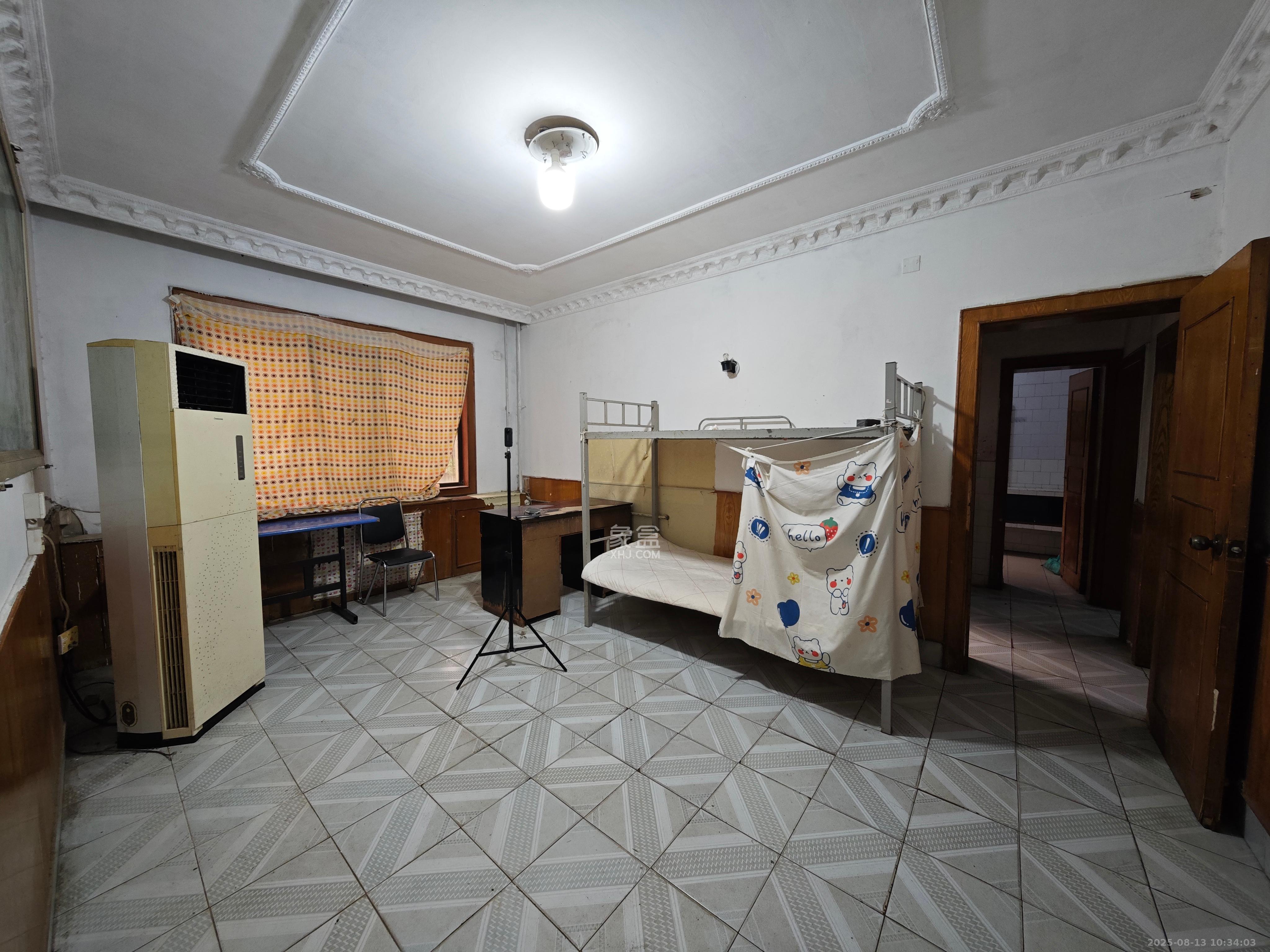 广电南院宿舍 3室2厅1卫 1600.0元/月 广电南院宿舍 3室2厅1卫 1600.0元/月室内图