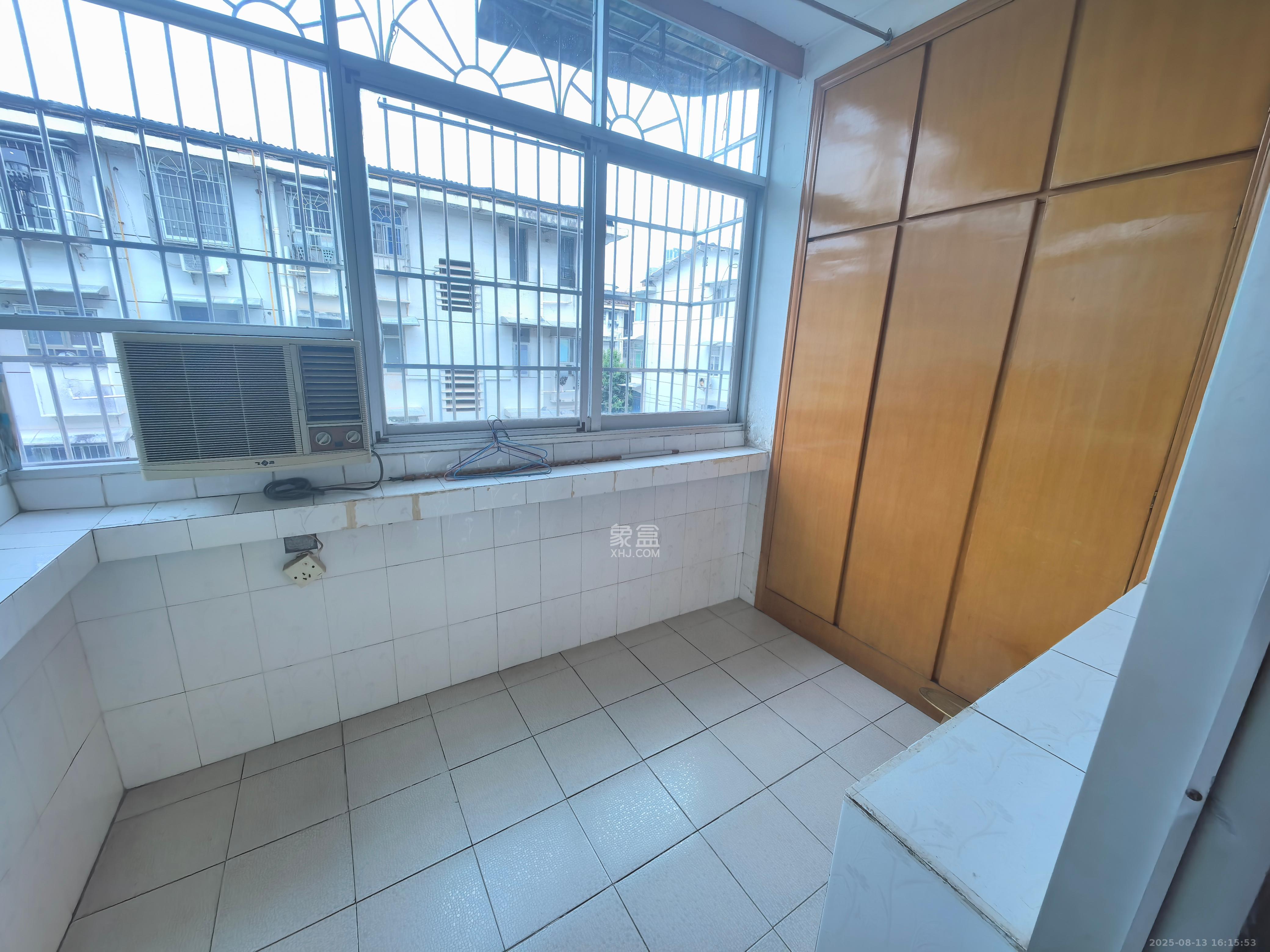 交通技校宿舍  1室1厅1卫    3000.0元/月 交通技校宿舍  1室1厅1卫    3000.0元/月室内图