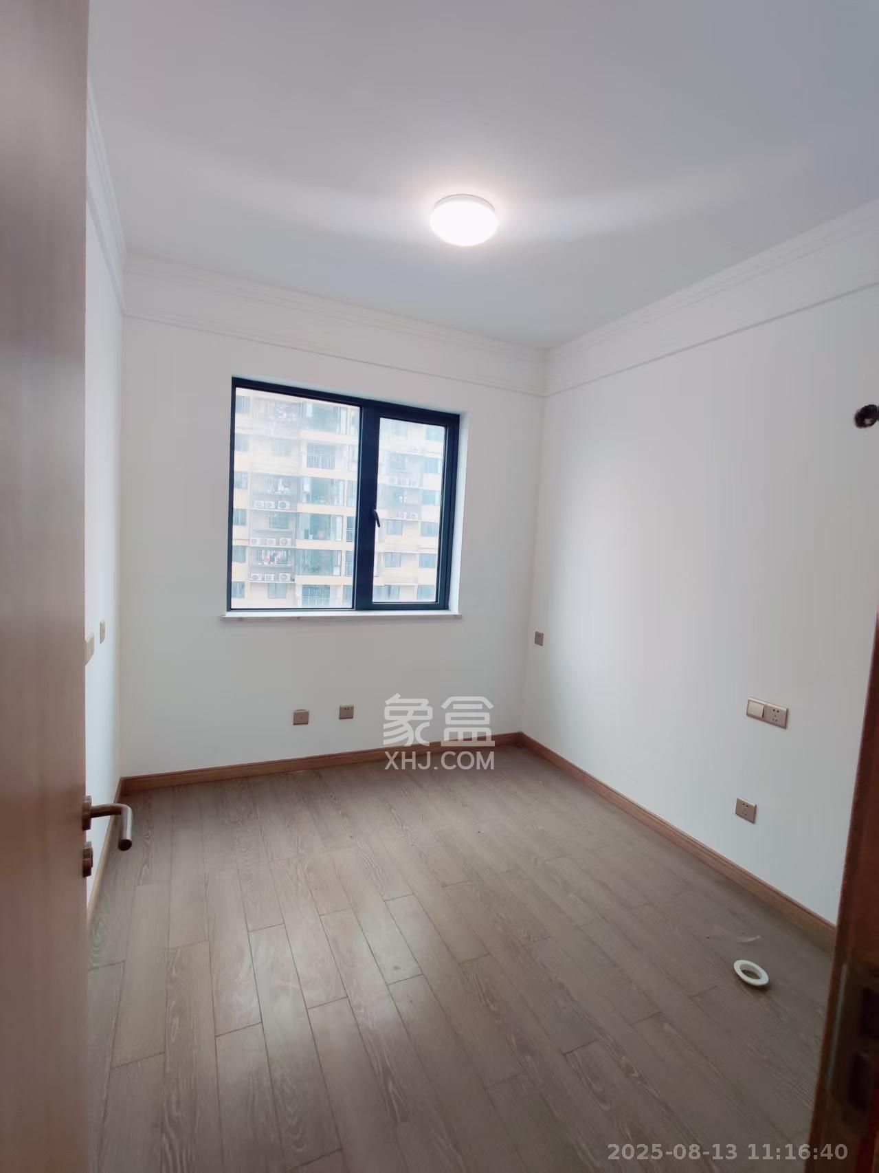 澳海澜庭  3室2厅2卫    1600.0元/月室内图