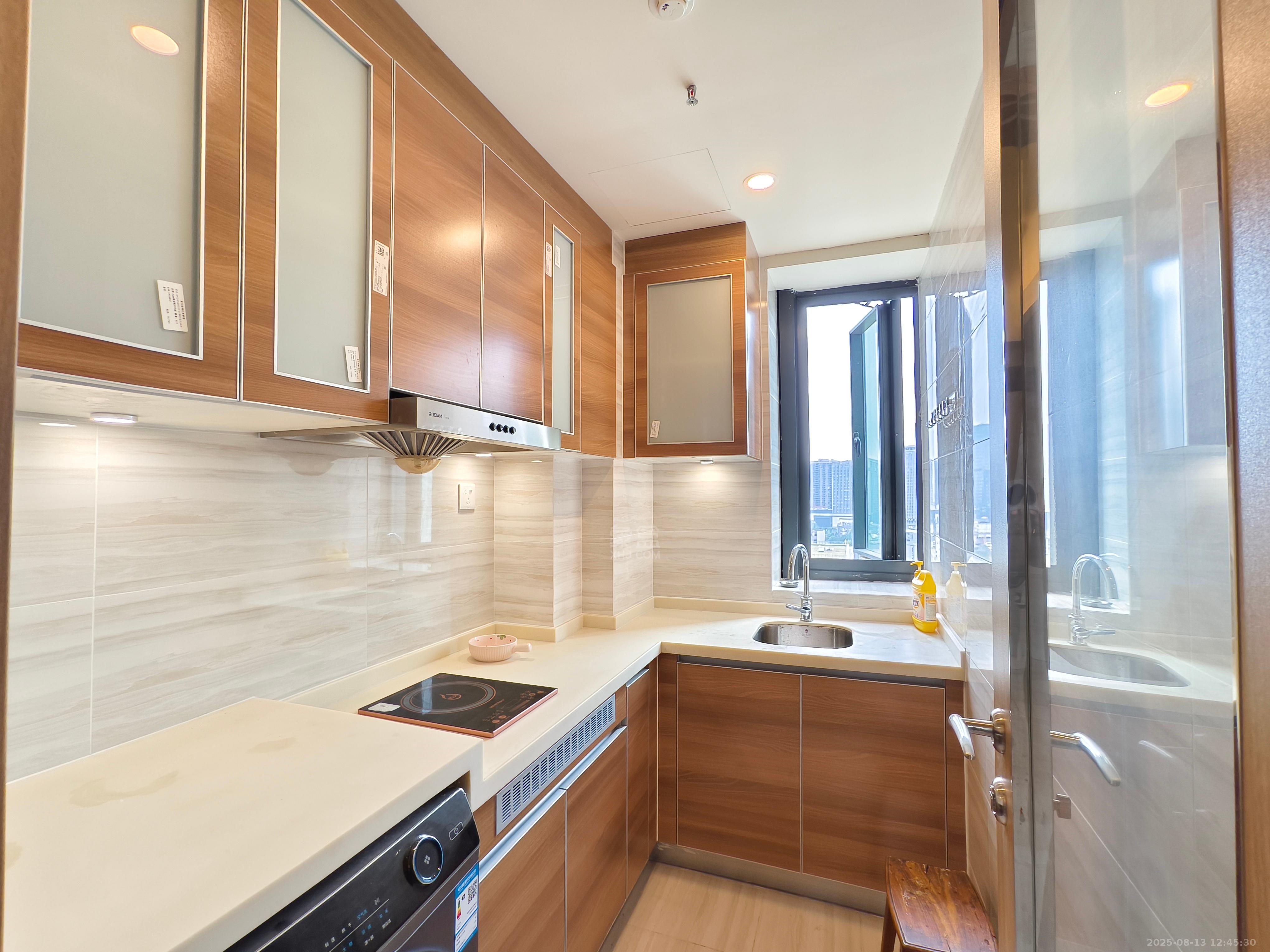 恒大华府 1室1厅1卫 1300.0元/月 恒大华府 1室1厅1卫 1300.0元/月室内图