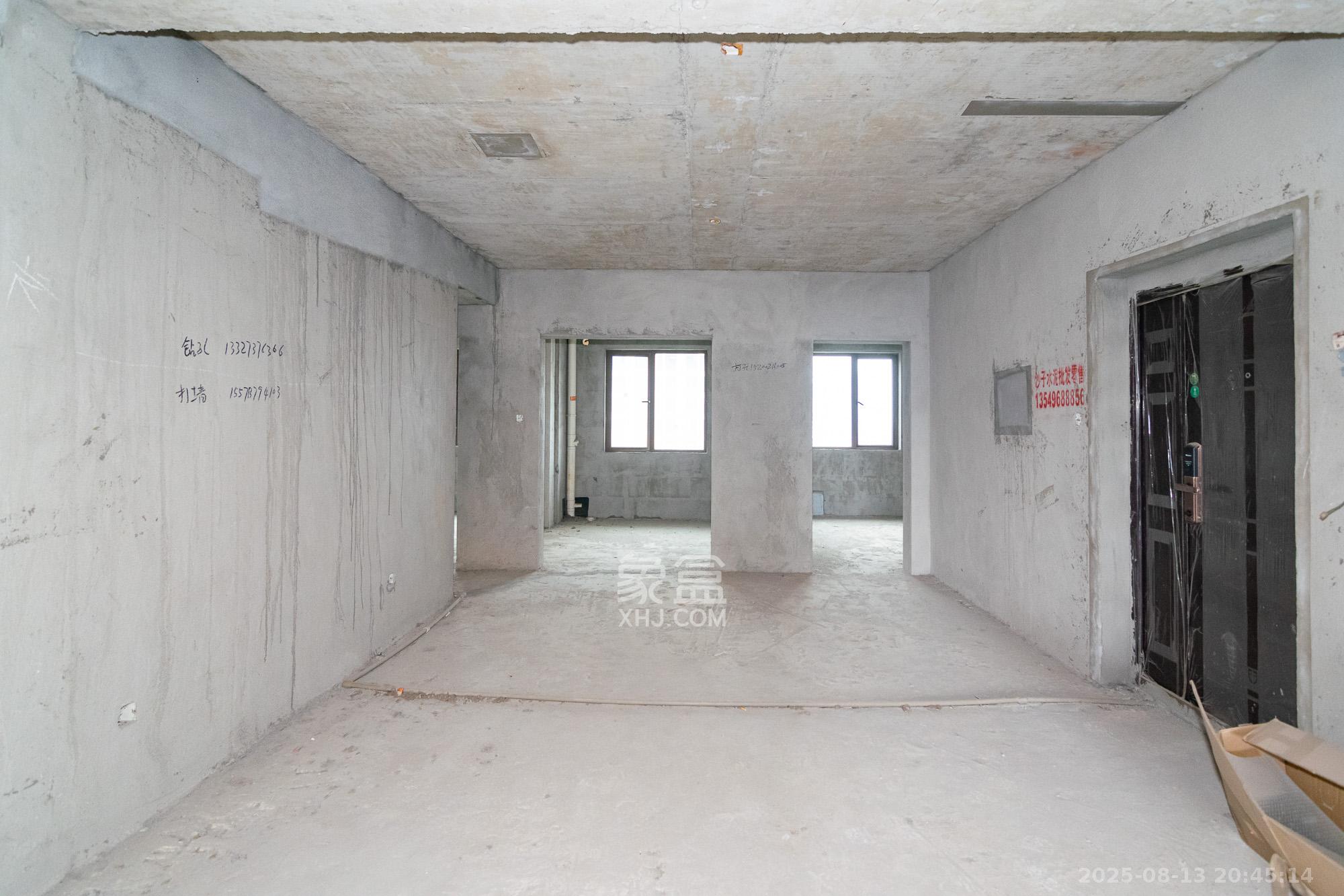 大汉汉园  5室2厅2卫    99.8万 大汉汉园  5室2厅2卫    99.8万客厅