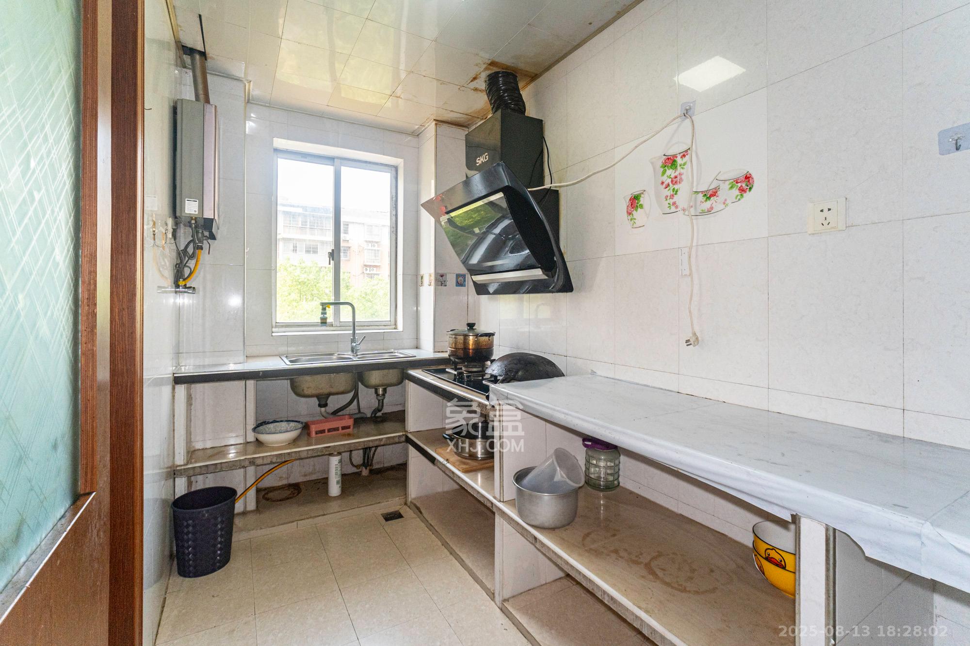 四季星城  3室1厅1卫    56.8万 四季星城  3室1厅1卫    56.8万厨房