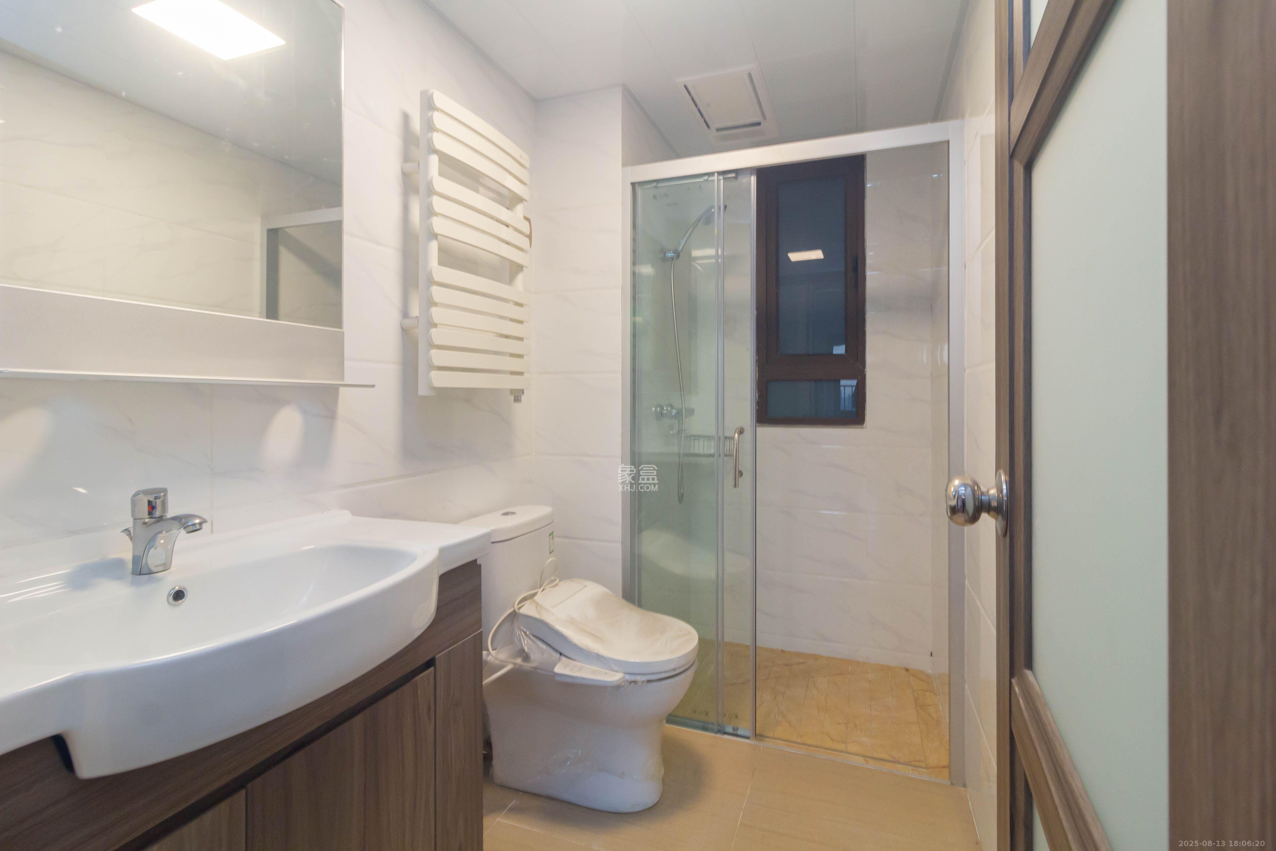 碧桂园星城首府 3室2厅2卫 2400.00元/月 碧桂园星城首府 3室2厅2卫 2400.00元/月室内图