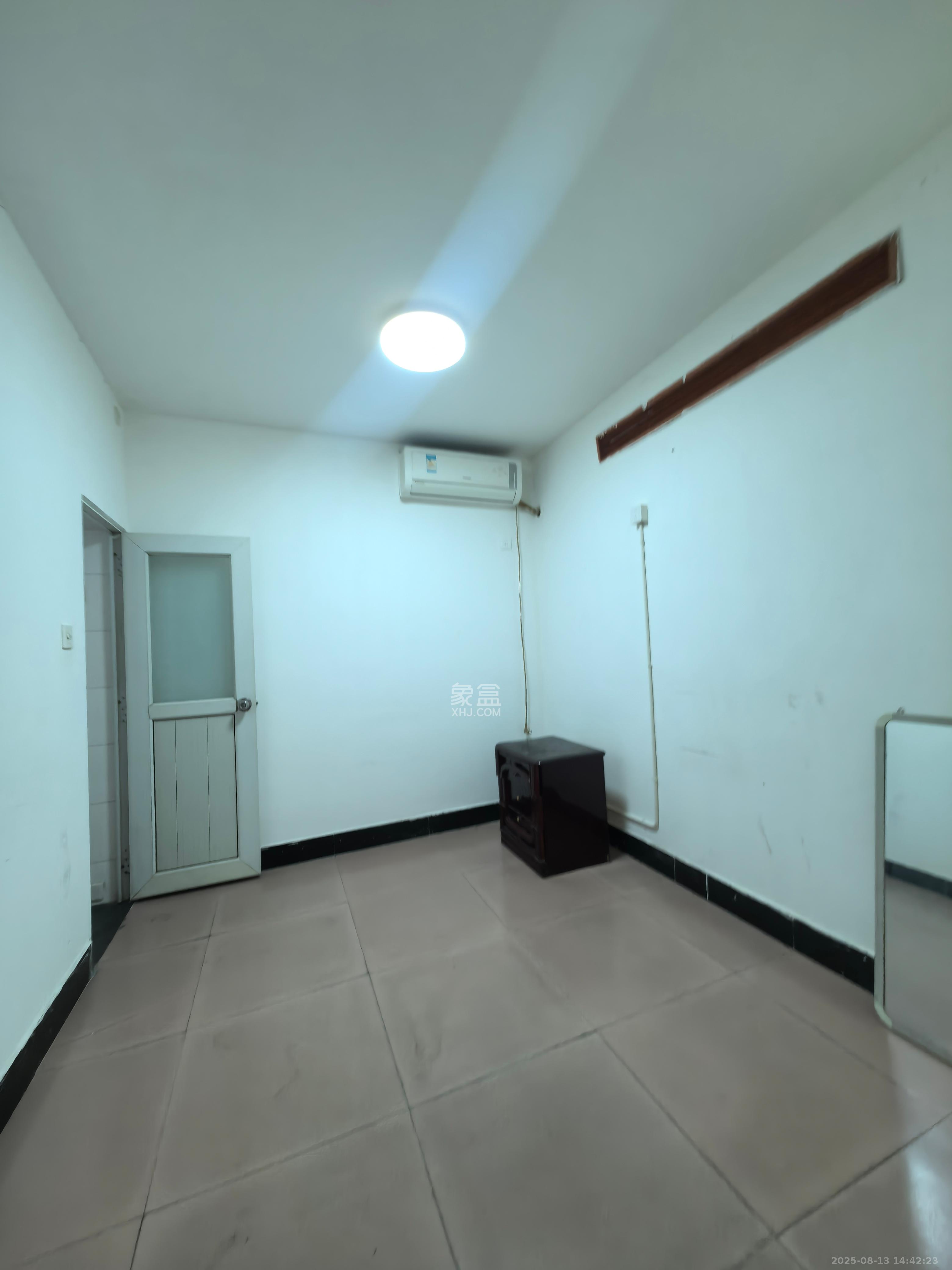 德雅精品公寓 3室2厅3卫 3000.0元/月 德雅精品公寓 3室2厅3卫 3000.0元/月室内图