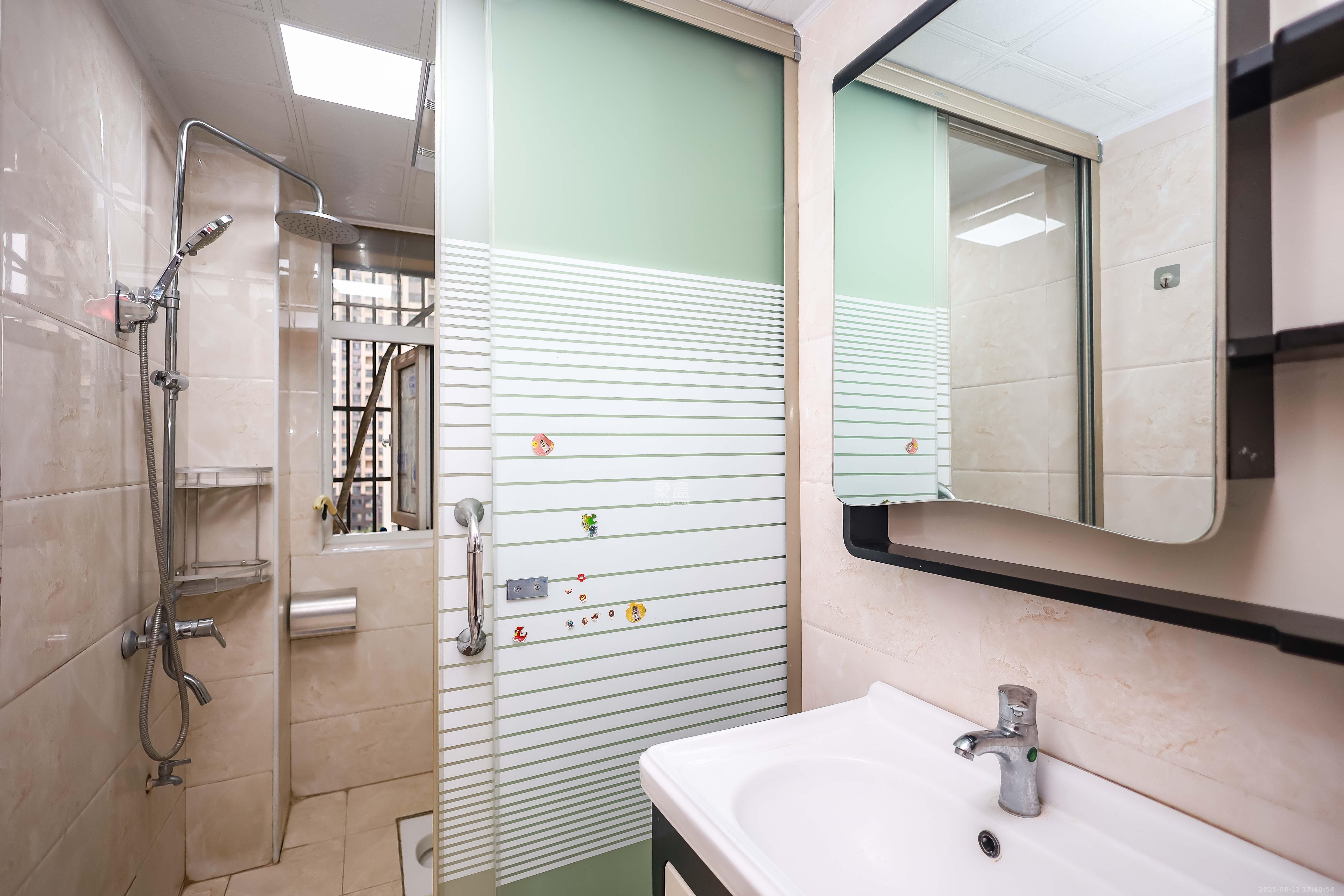 天麓尚层 3室2厅2卫 80.0万 天麓尚层 3室2厅2卫 80.0万卫生间