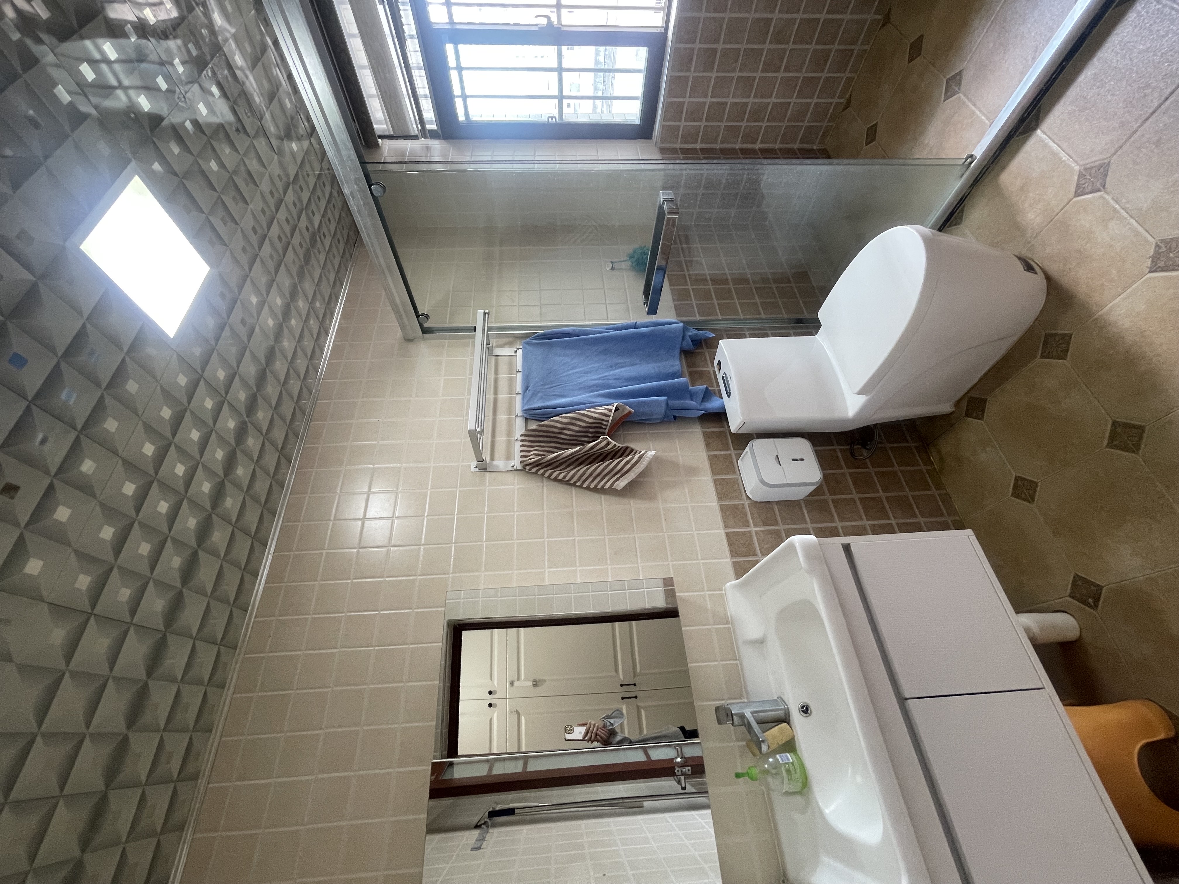 凤凰白龙新城 3室2厅2卫 2700.0元/月 凤凰白龙新城 3室2厅2卫 2700.0元/月室内图