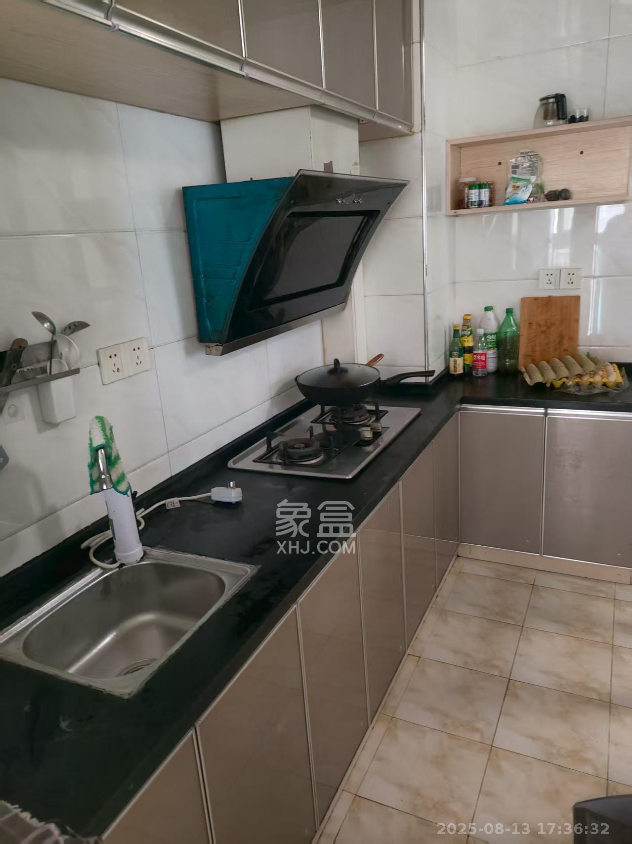 天下一家  2室2厅1卫    2300.0元/月 天下一家  2室2厅1卫    2300.0元/月室内图