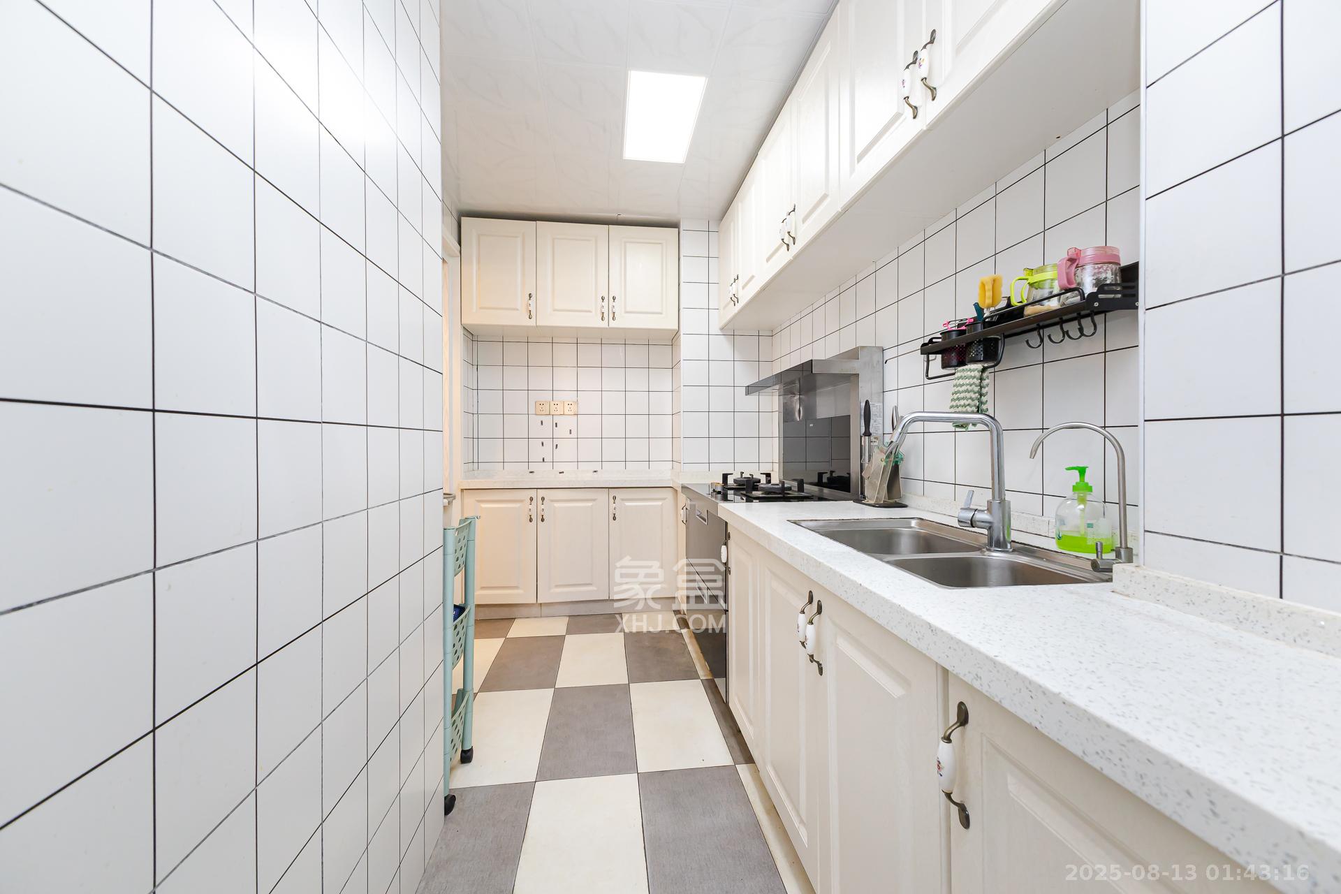 时代倾城三期 2室2厅1卫 70.0万 时代倾城三期 2室2厅1卫 70.0万厨房