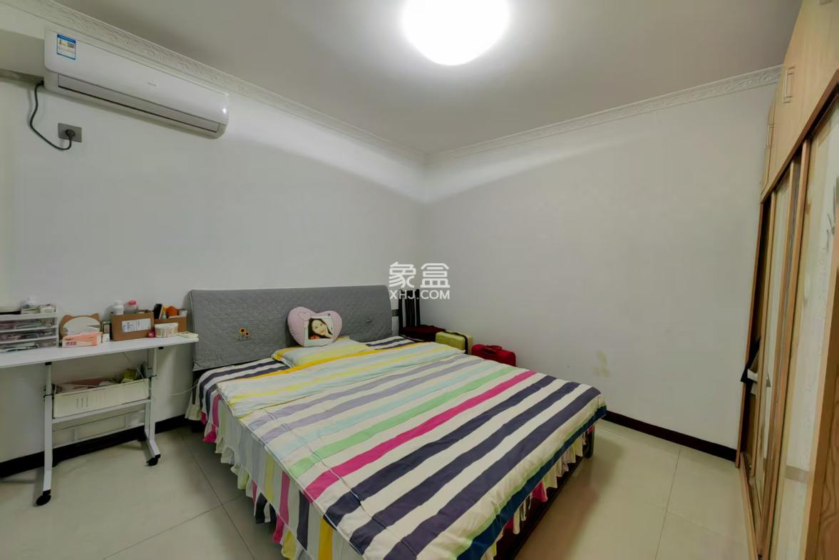 鸿泰国际 2室2厅1卫 1600.0元/月 鸿泰国际 2室2厅1卫 1600.0元/月室内图