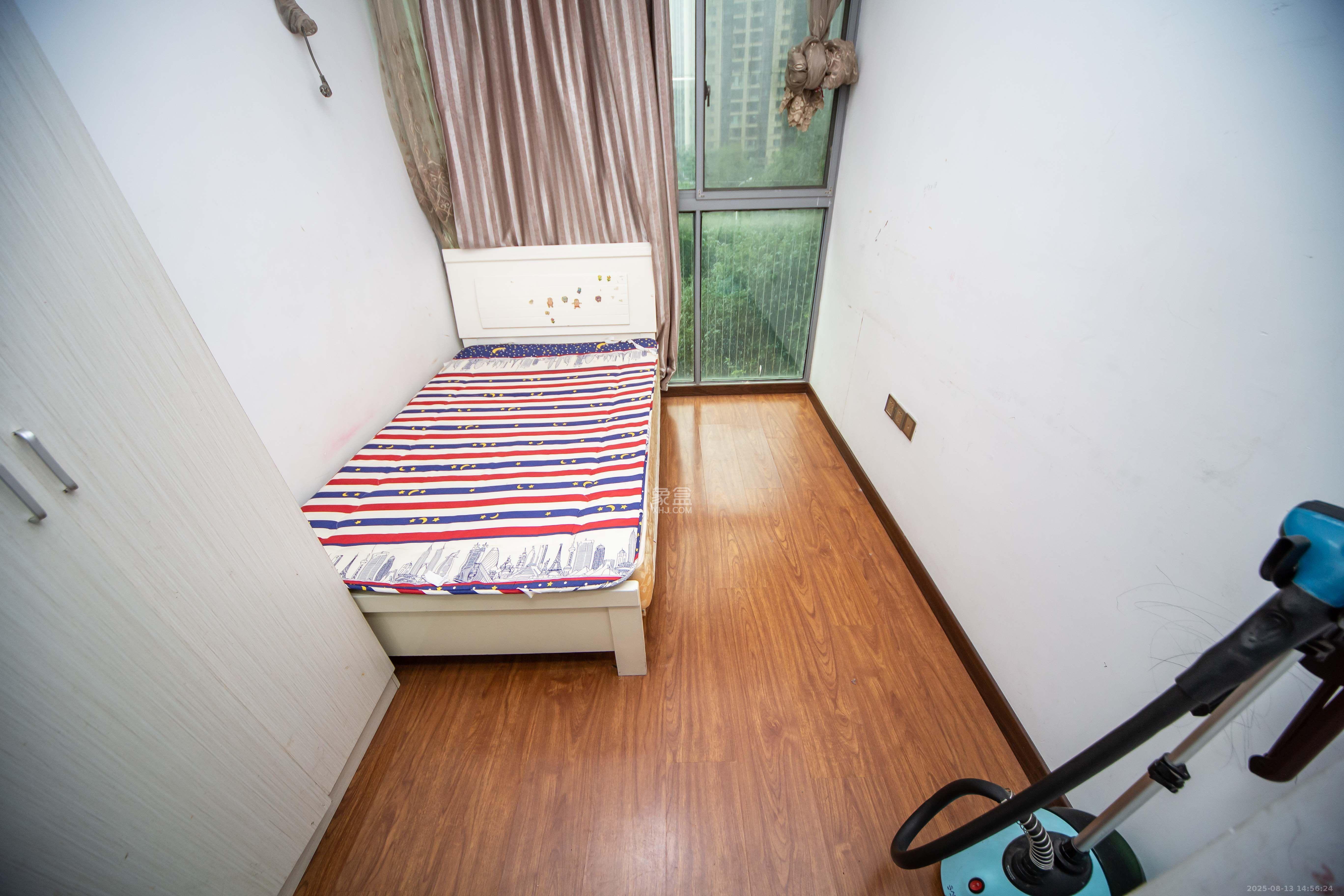 新城新世界一二三期 3室2厅1卫 2300.0元/月 新城新世界一二三期 3室2厅1卫 2300.0元/月室内图