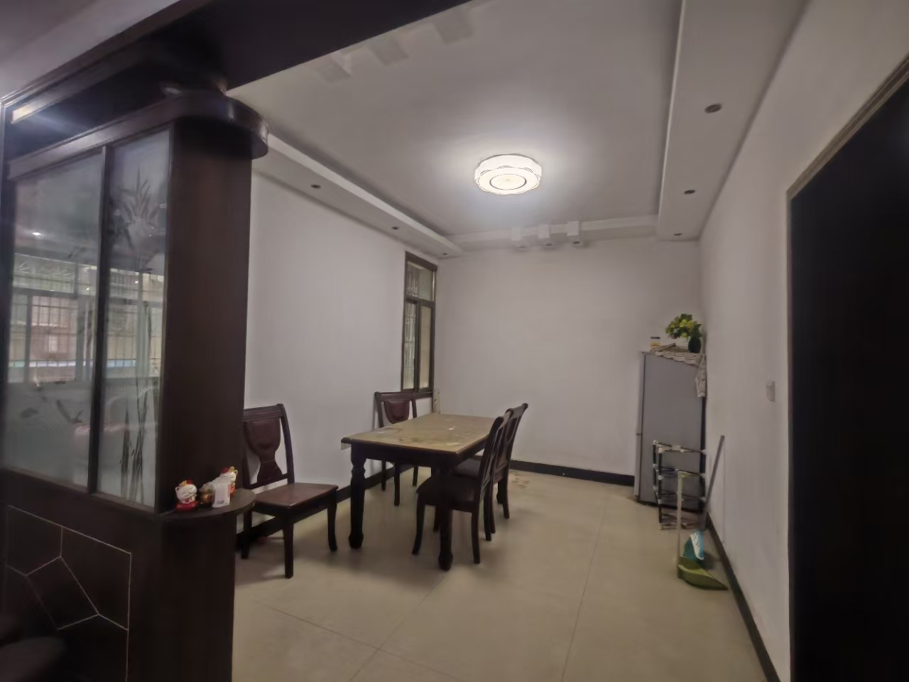 晓园小区  3室2厅2卫   28.00万室内图