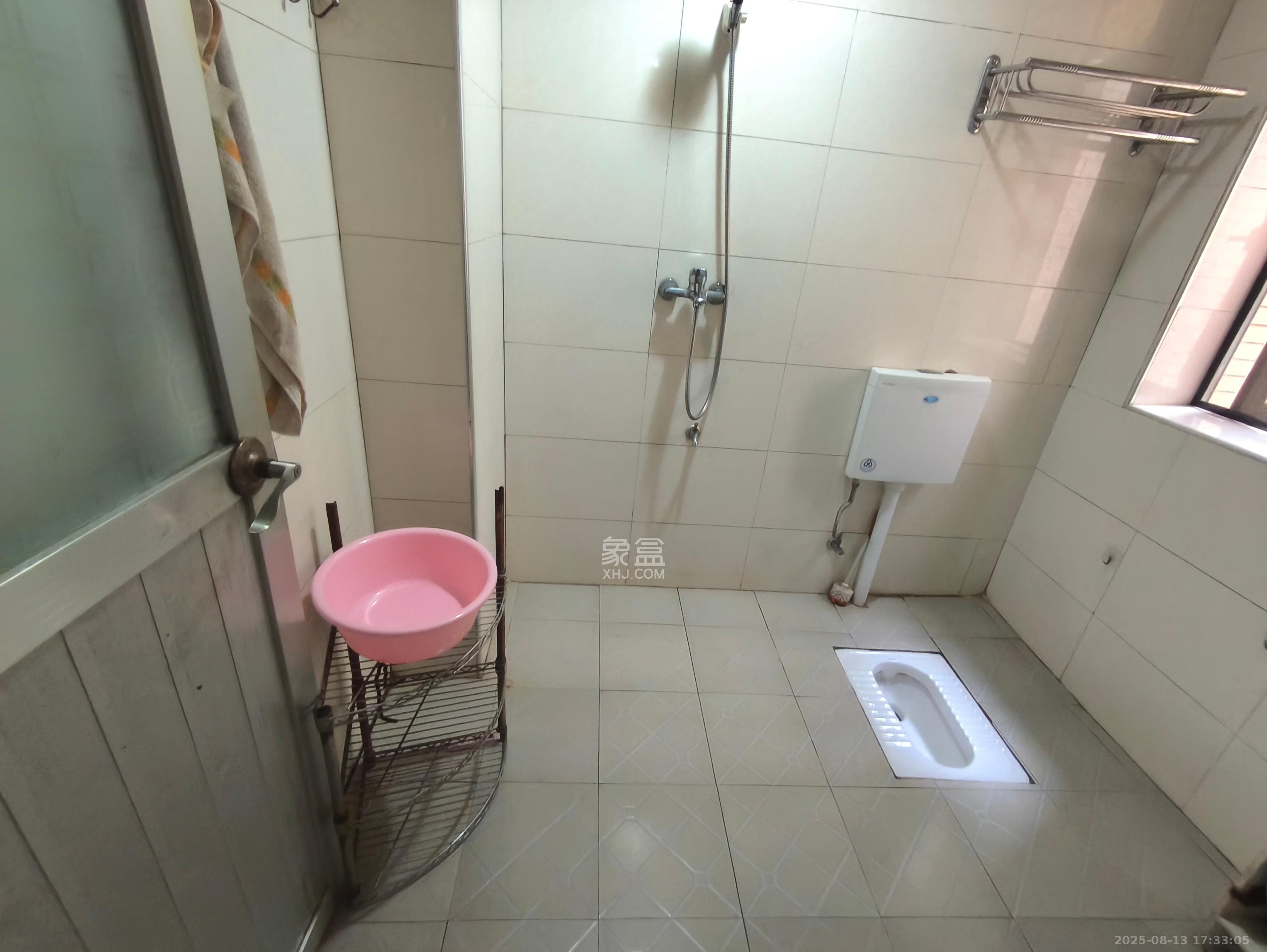 中国铁建国际城一期 3室2厅1卫 1350.0元/月 中国铁建国际城一期 3室2厅1卫 1350.0元/月室内图