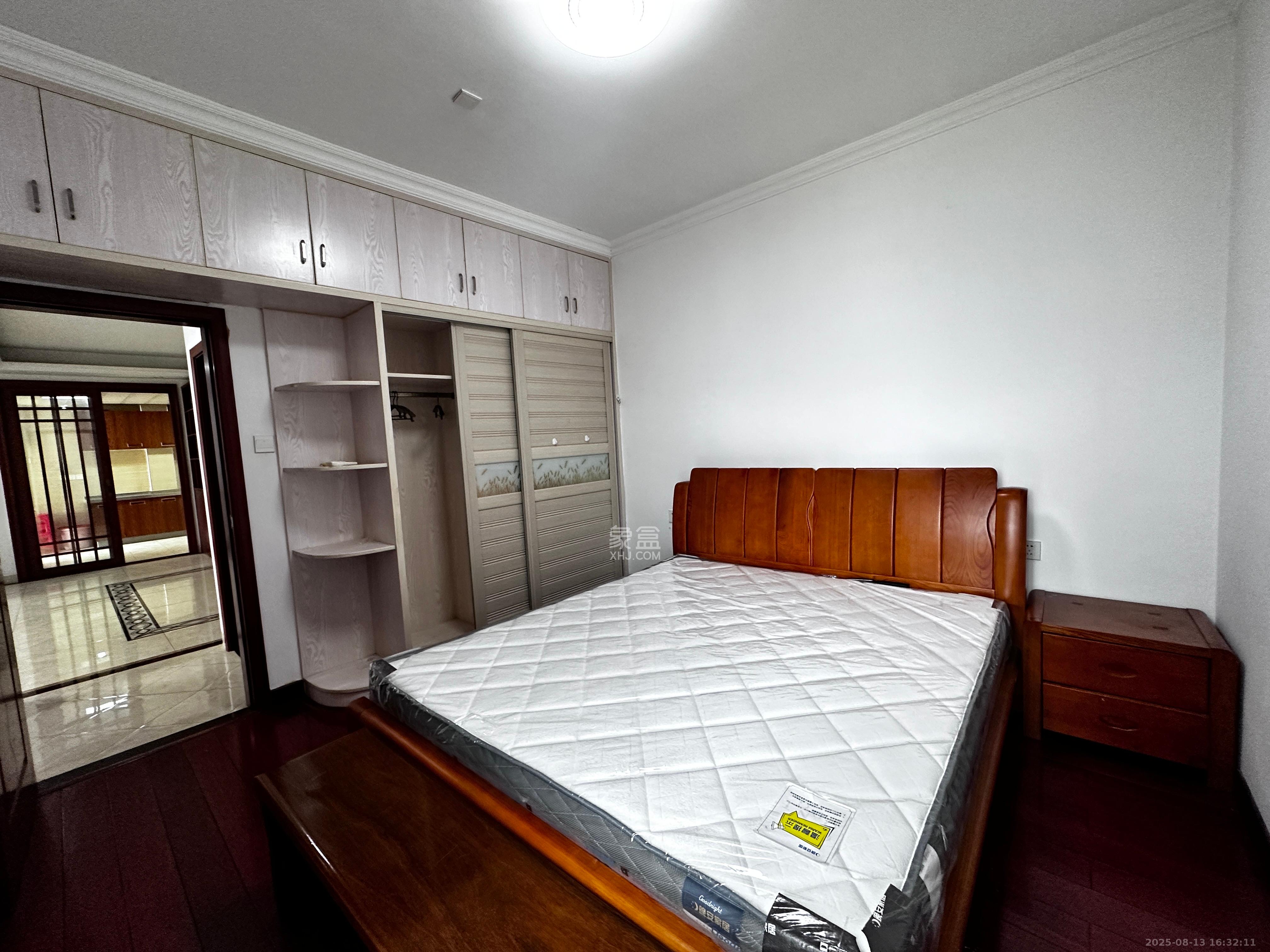 第六都(陆都小区) 1室2厅2卫 4300.0元/月 第六都(陆都小区) 1室2厅2卫 4300.0元/月室内图