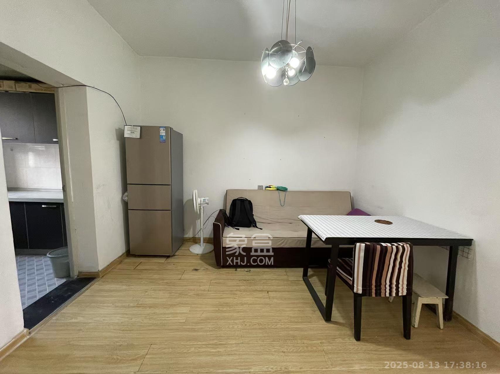 八方公司宿舍(师家老屋)  2室1厅1卫    1600.0元/月 八方公司宿舍(师家老屋)  2室1厅1卫    1600.0元/月室内图