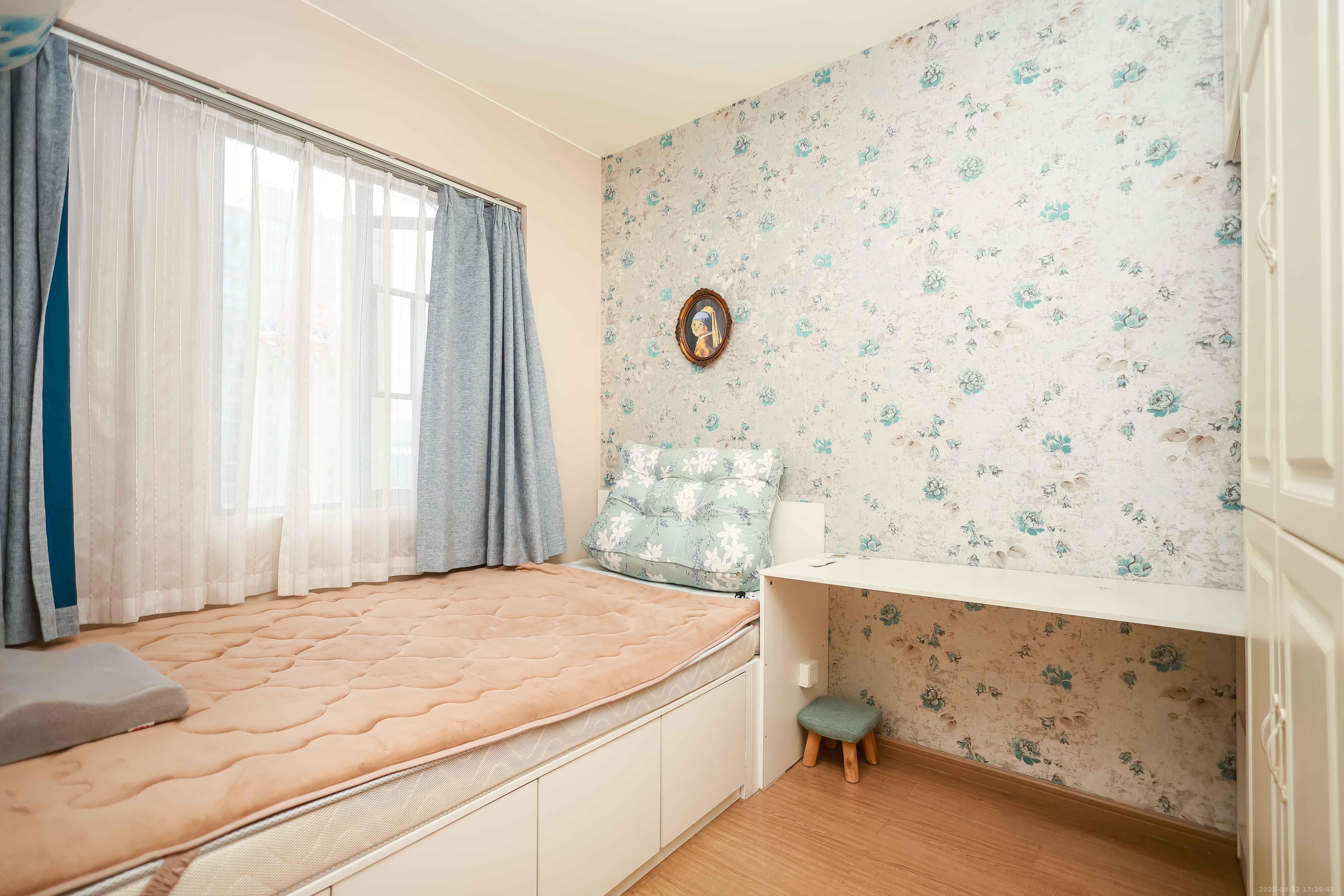 麓谷小镇  3室2厅1卫    63.8万 麓谷小镇  3室2厅1卫    63.8万卧室