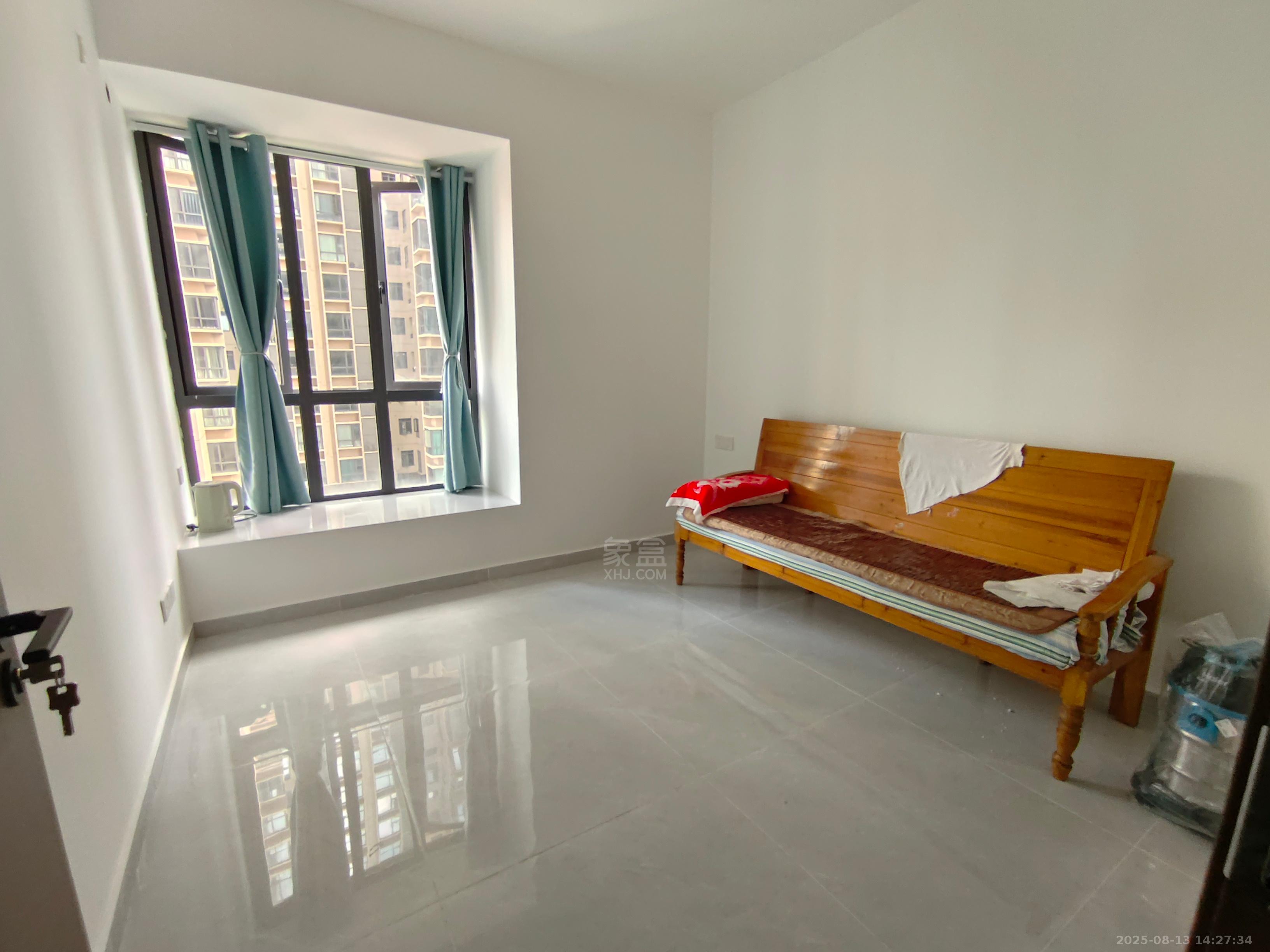 山水豪庭 3室2厅2卫 2200.0元/月 山水豪庭 3室2厅2卫 2200.0元/月室内图