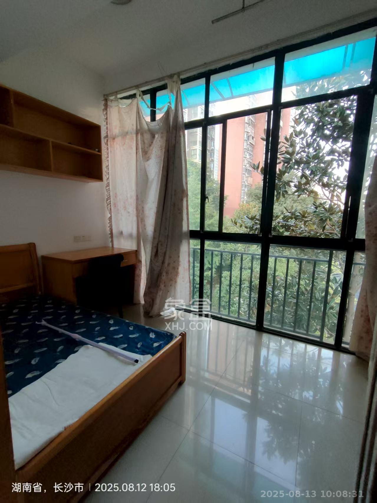 天城湖光山色  2室1厅1卫    1280.0元/月 天城湖光山色  2室1厅1卫    1280.0元/月室内图