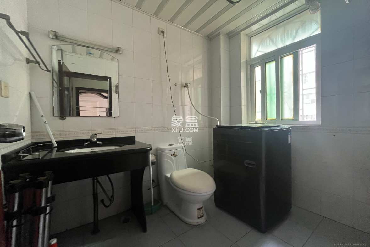 八方公司宿舍(师家老屋) 3室2厅2卫 2500.0元/月 八方公司宿舍(师家老屋) 3室2厅2卫 2500.0元/月室内图