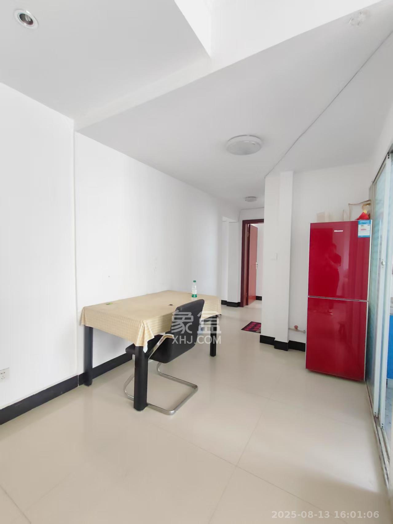 世纪桃花苑  1室2厅2卫    1800.0元/月 世纪桃花苑  1室2厅2卫    1800.0元/月室内图