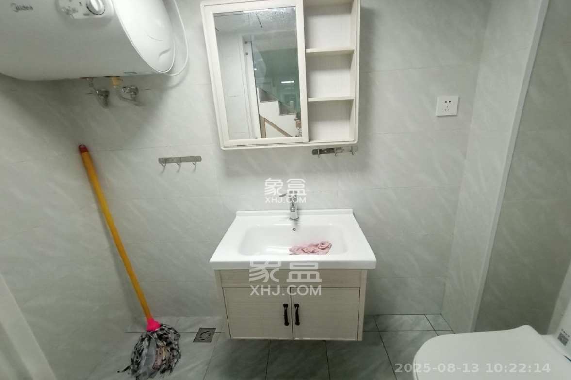 弘坤云寓 1室1厅1卫 2000.0元/月 弘坤云寓 1室1厅1卫 2000.0元/月室内图