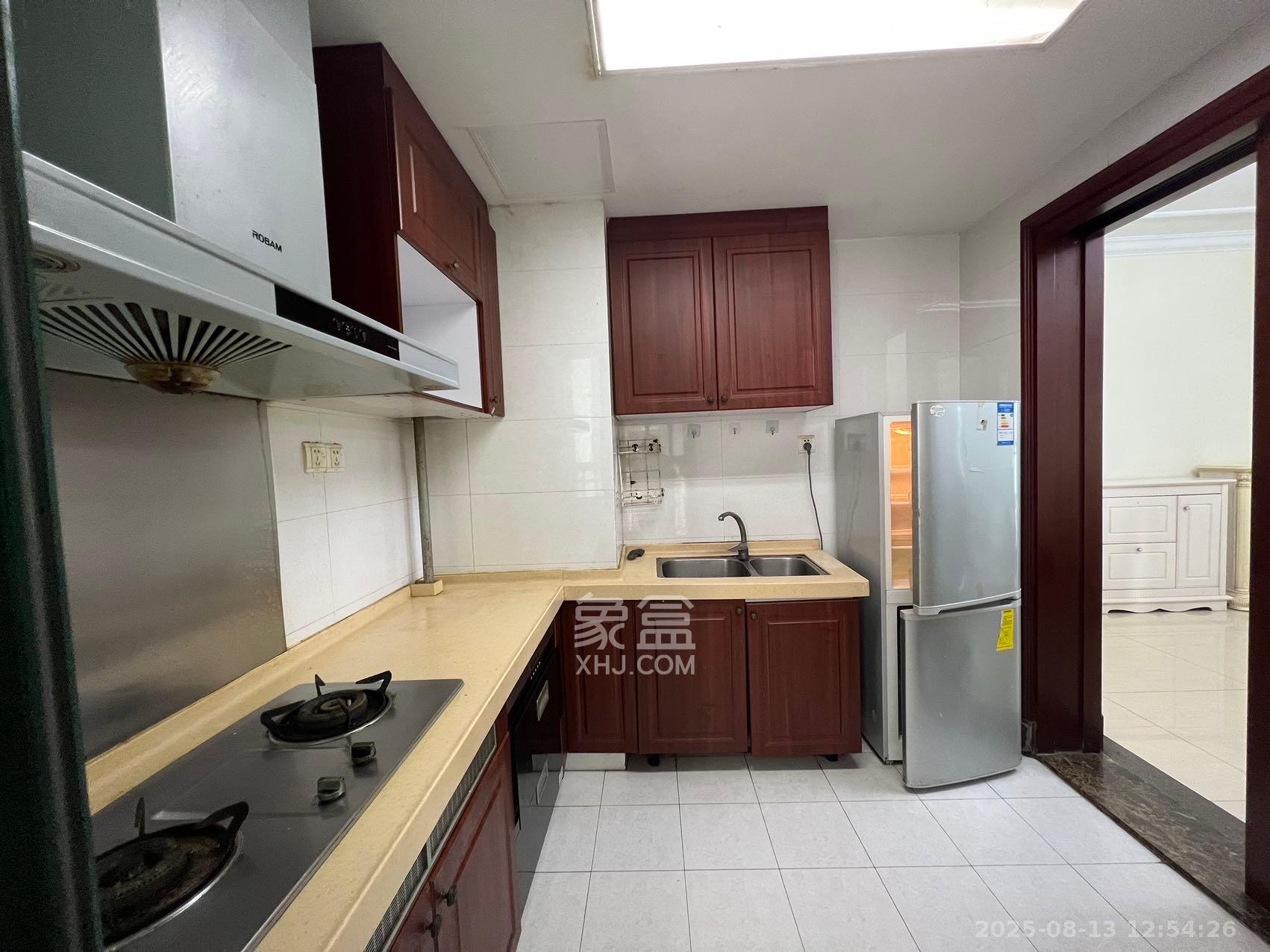 恒大绿洲  2室2厅1卫    2400.0元/月室内图