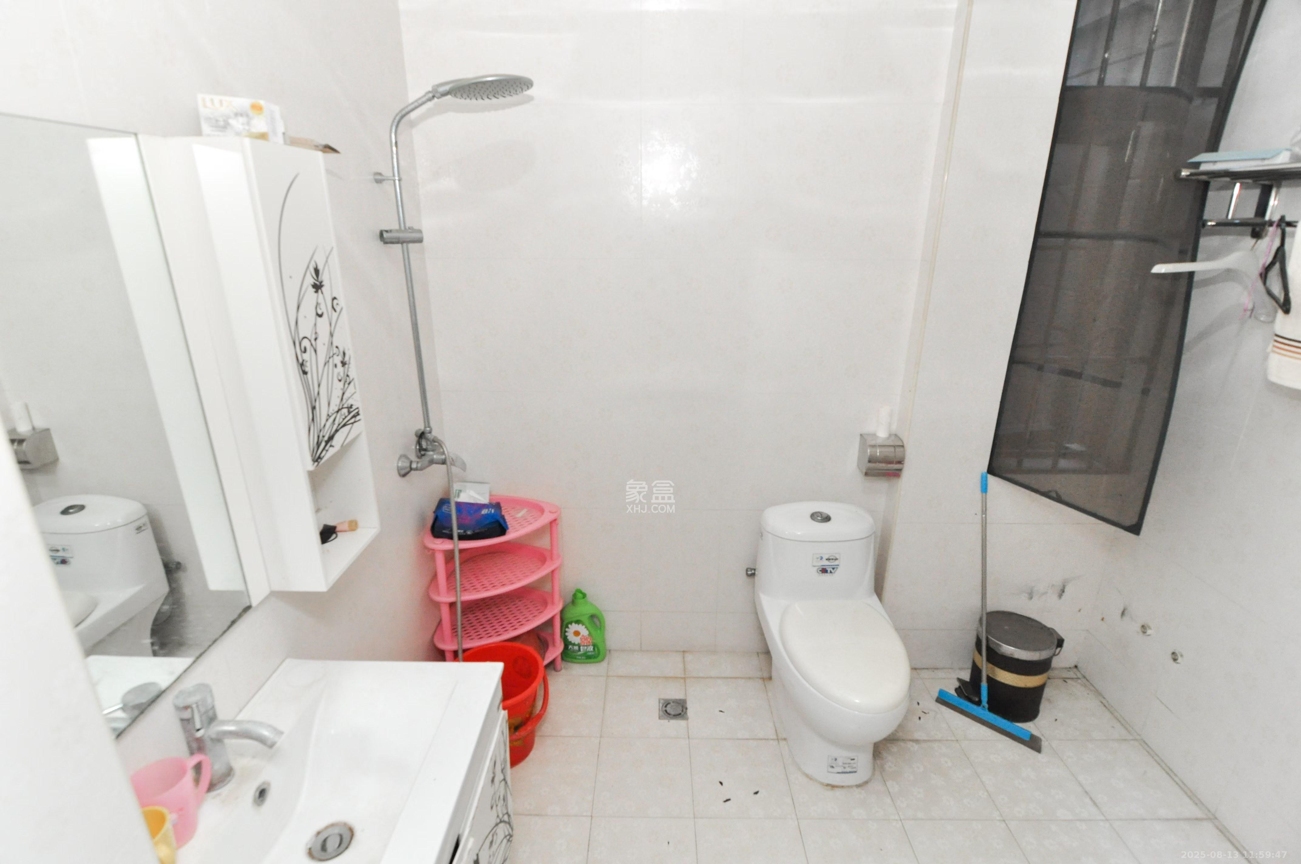 沁园春御院  3室2厅2卫    2800.0元/月 沁园春御院  3室2厅2卫    2800.0元/月室内图