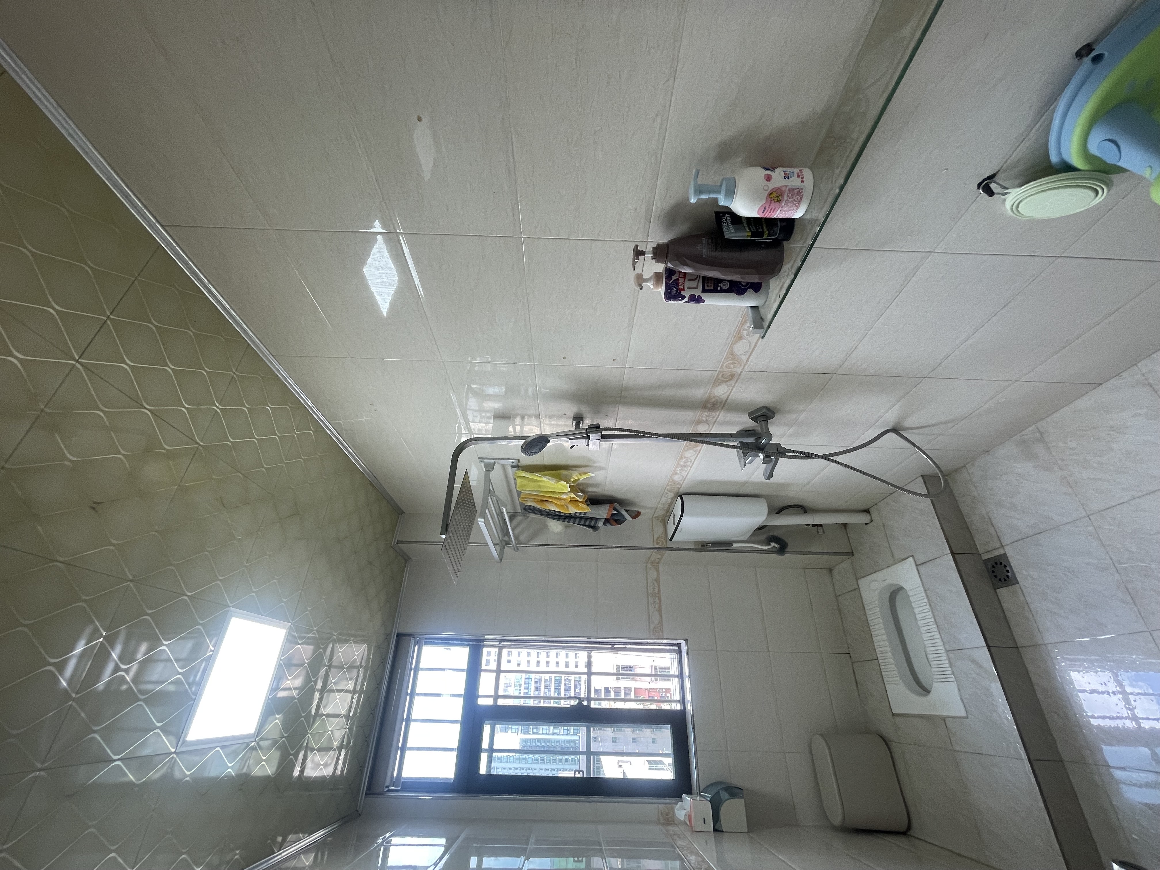 凤凰白龙新城 3室2厅2卫 2700.0元/月 凤凰白龙新城 3室2厅2卫 2700.0元/月室内图