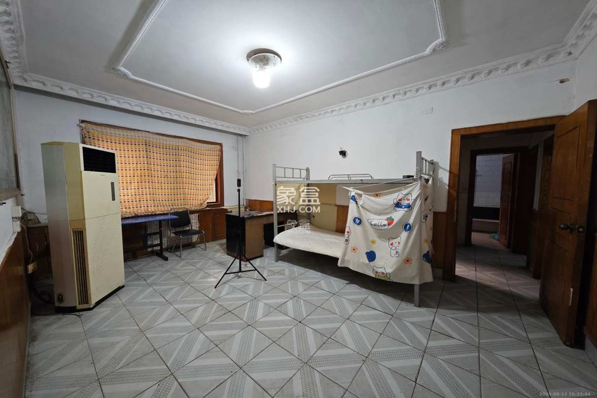 广电南院宿舍 3室2厅1卫 1600.0元/月 广电南院宿舍 3室2厅1卫 1600.0元/月室内图