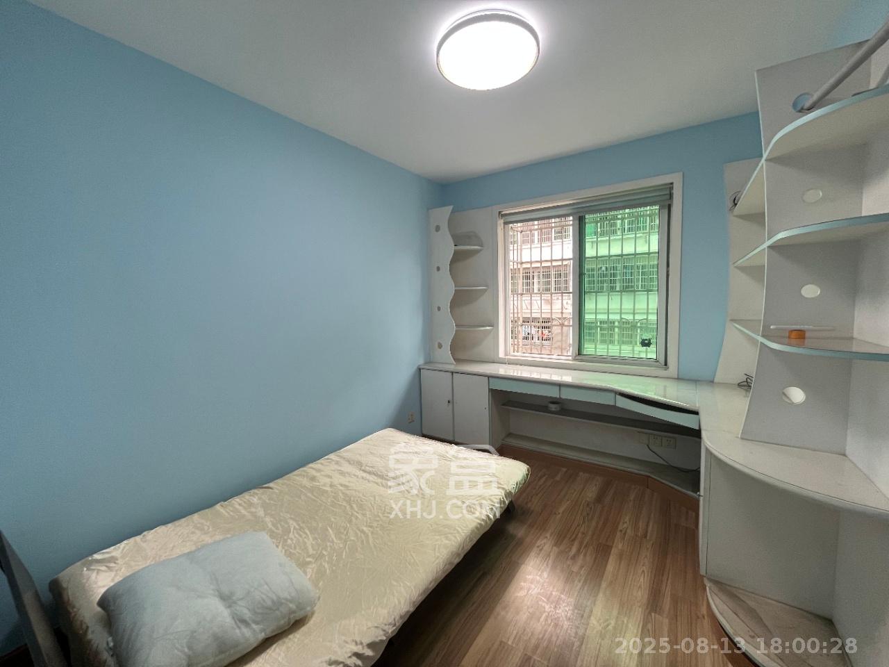 恩瑞麓山名园(龙王港小区)  3室2厅2卫    2600.0元/月 恩瑞麓山名园(龙王港小区)  3室2厅2卫    2600.0元/月室内图