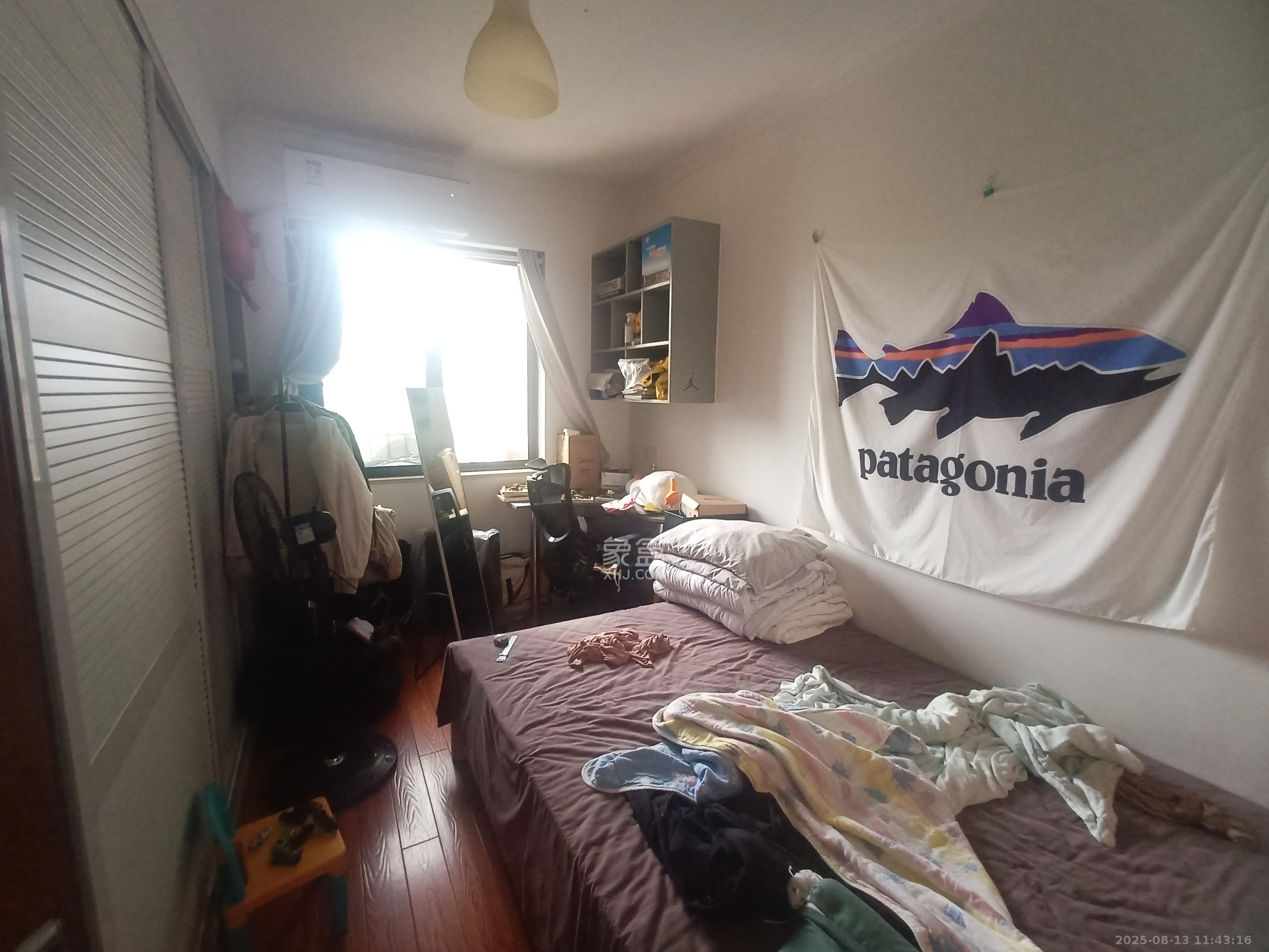 岳鞍阁小区 3室2厅2卫 2400.0元/月 岳鞍阁小区 3室2厅2卫 2400.0元/月室内图