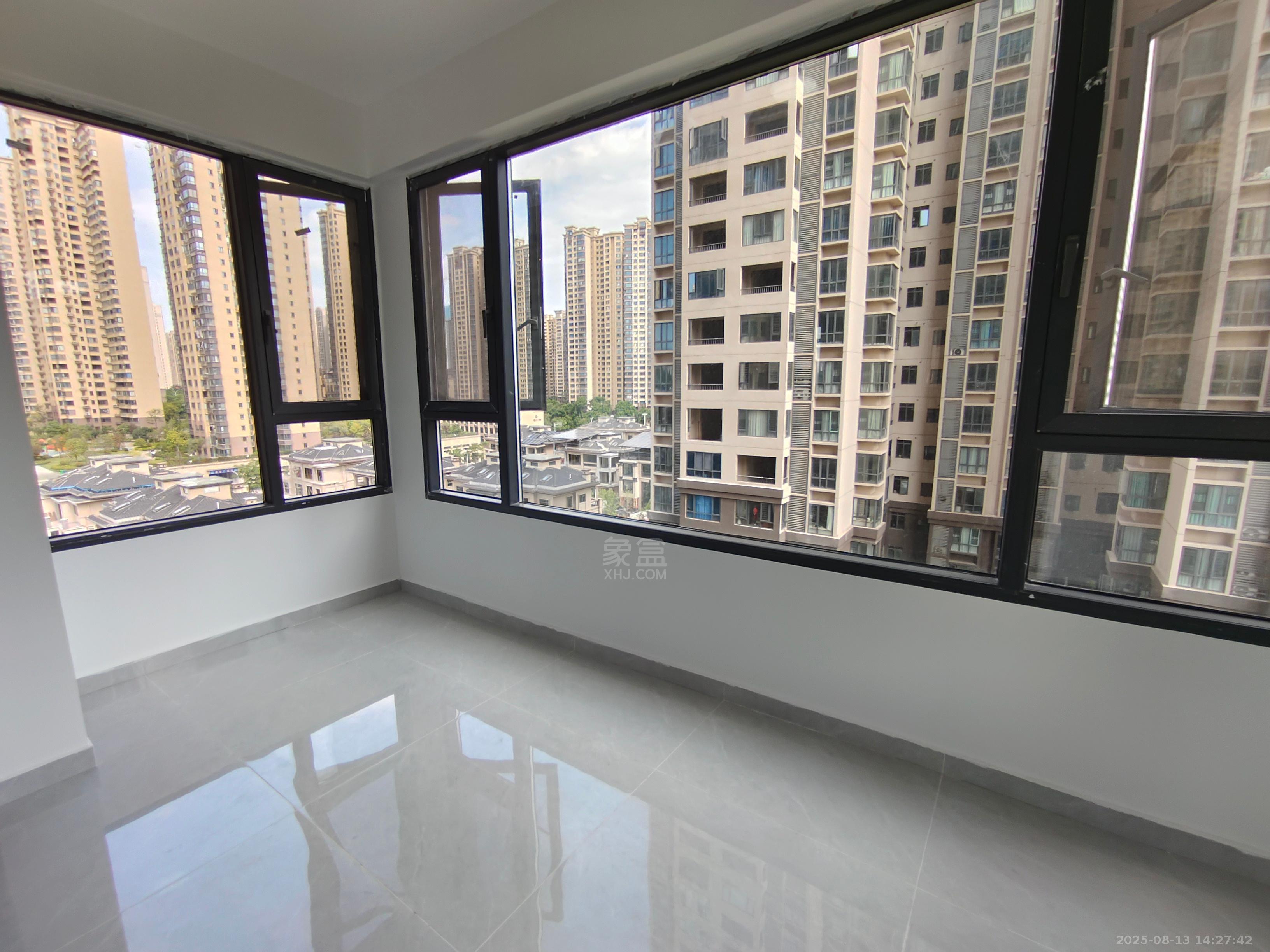 山水豪庭 3室2厅2卫 2200.0元/月 山水豪庭 3室2厅2卫 2200.0元/月室内图