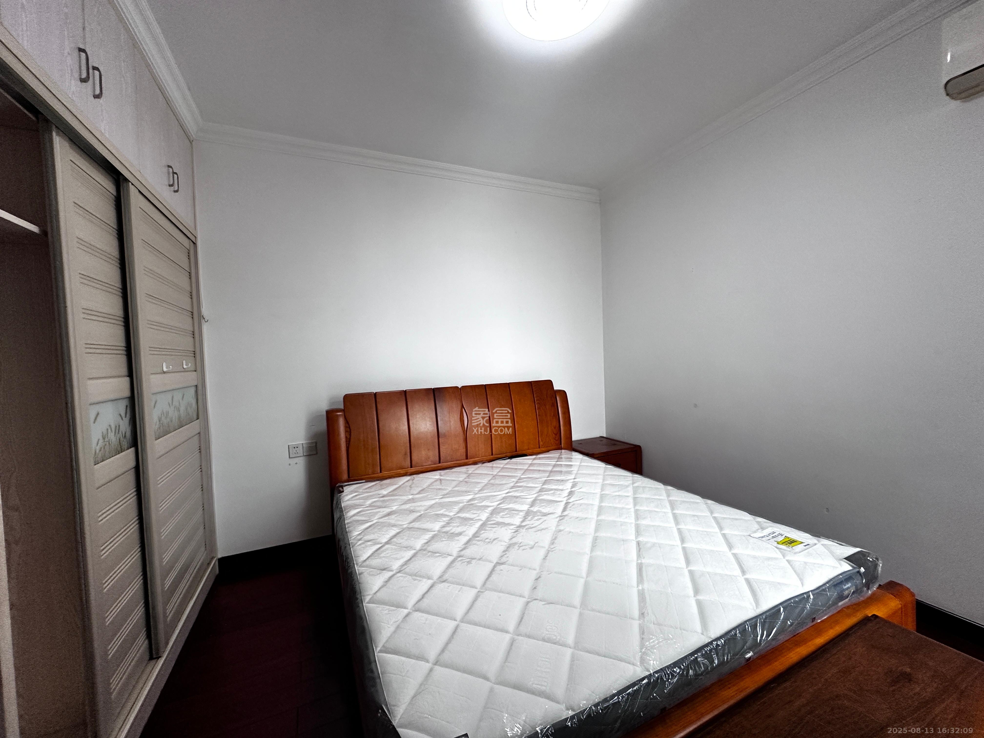 第六都(陆都小区) 1室2厅2卫 4300.0元/月 第六都(陆都小区) 1室2厅2卫 4300.0元/月室内图