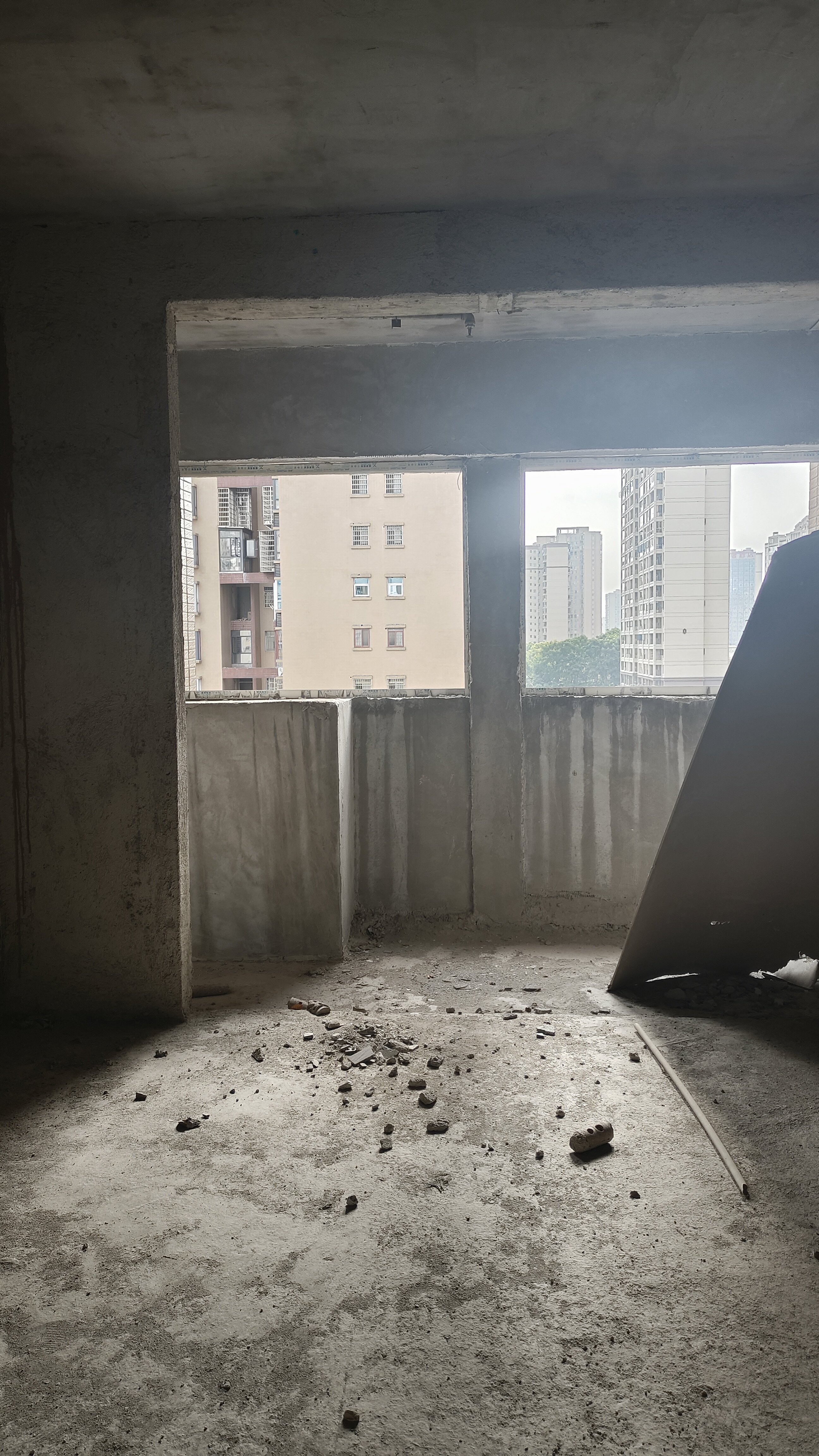 千里红小区(京明时代广场)  1室1厅1卫    16.0万 千里红小区(京明时代广场)  1室1厅1卫    16.0万客厅