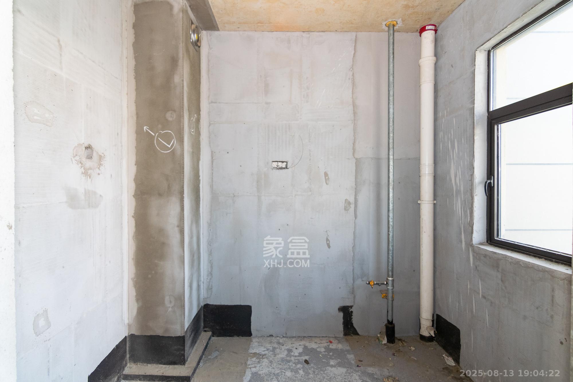 大汉汉府一期 4室2厅2卫 64.8万 大汉汉府一期 4室2厅2卫 64.8万厨房