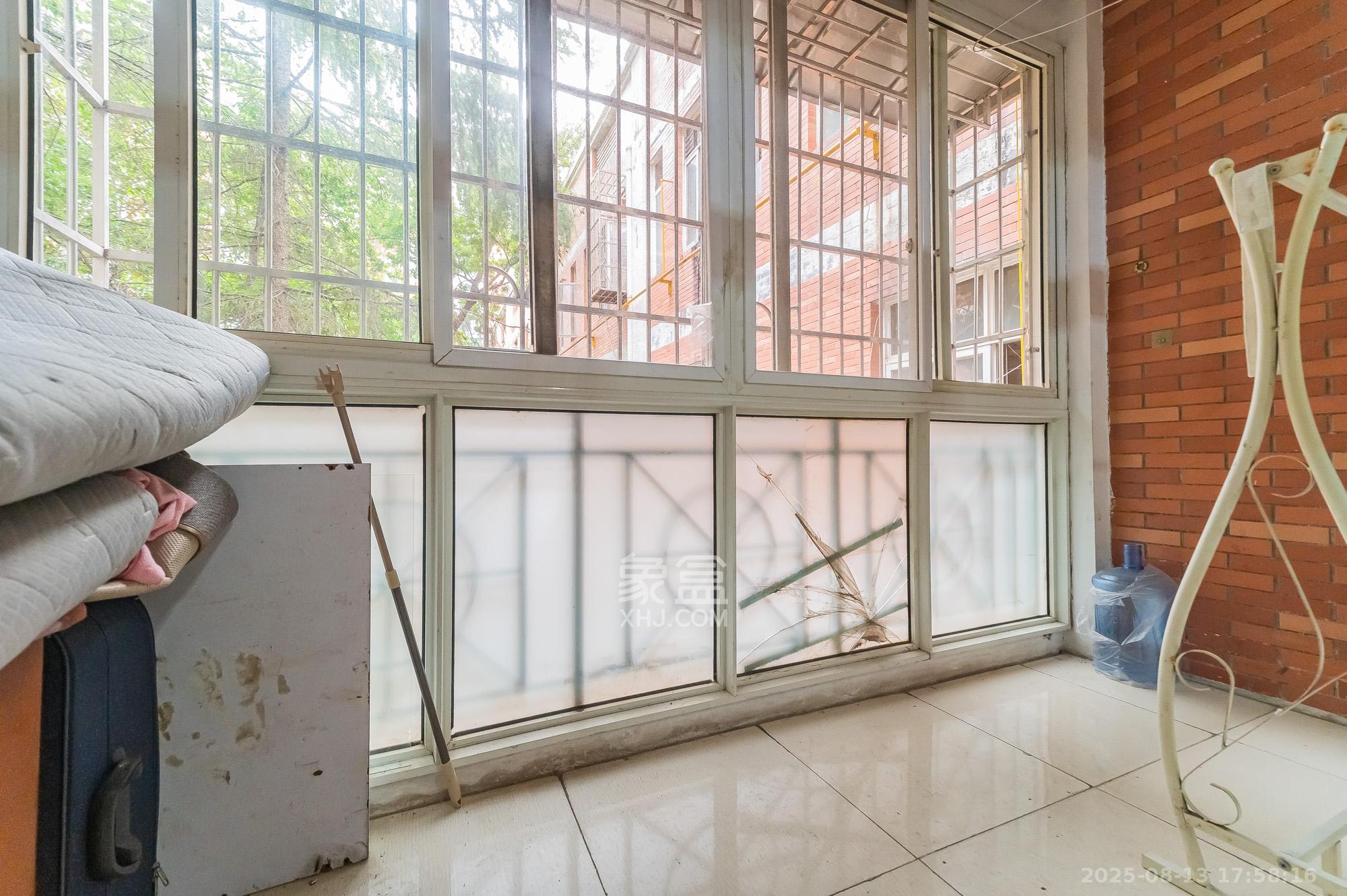 山水人家一二期 1室1厅1卫 28.8万 山水人家一二期 1室1厅1卫 28.8万阳台