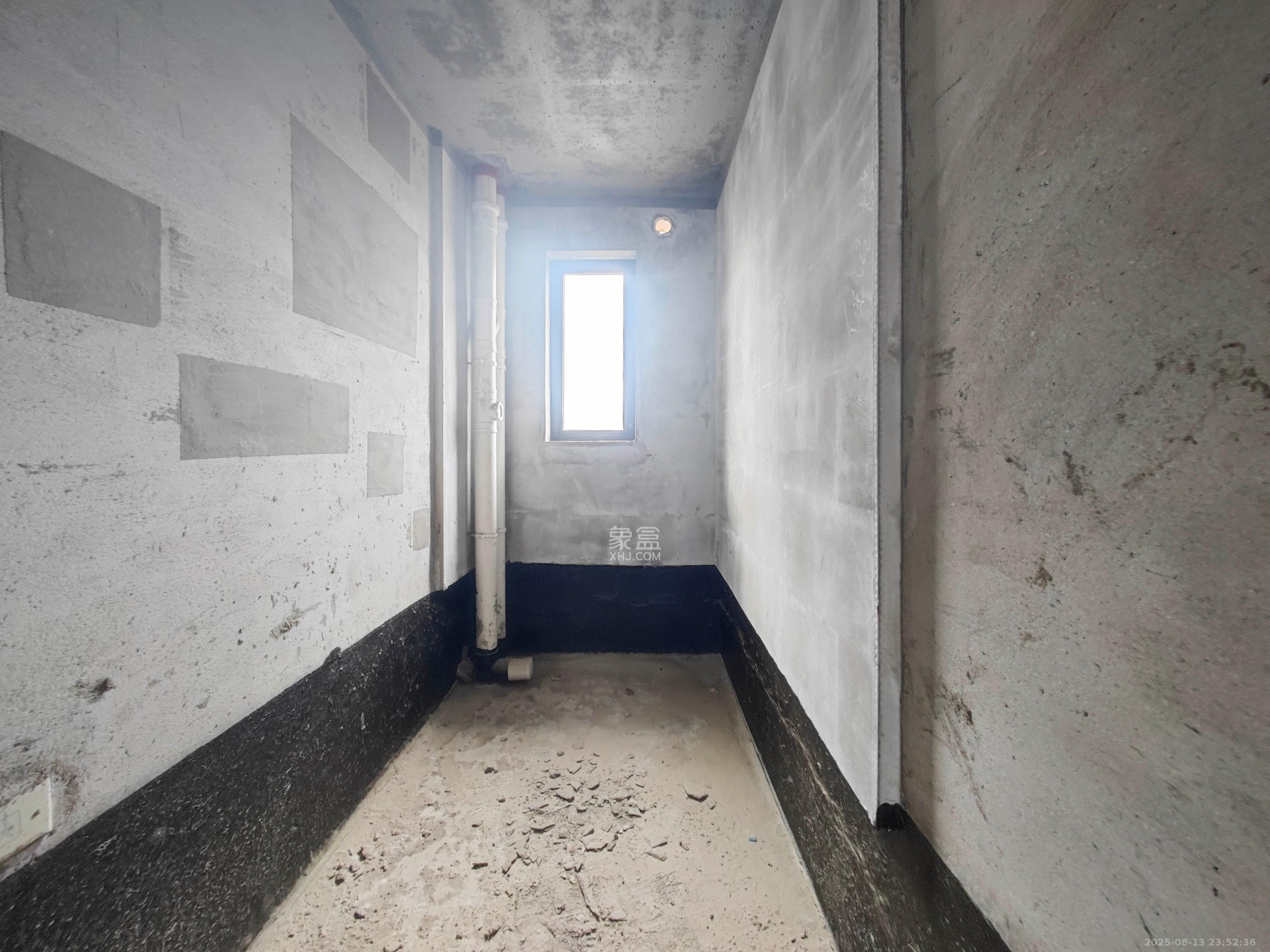 中建嘉和城 3室2厅2卫 85.0万 中建嘉和城 3室2厅2卫 85.0万卫生间