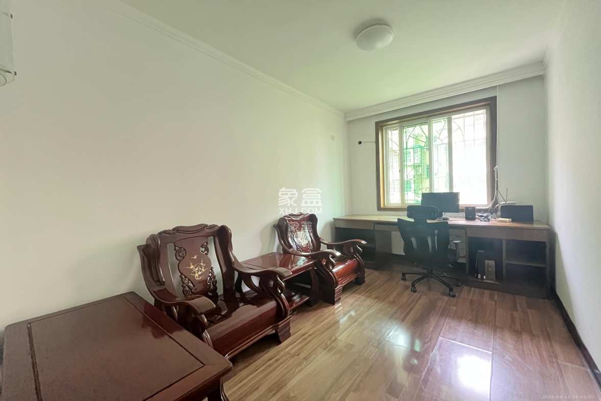 八方公司宿舍(师家老屋) 3室2厅2卫 2500.0元/月 八方公司宿舍(师家老屋) 3室2厅2卫 2500.0元/月室内图