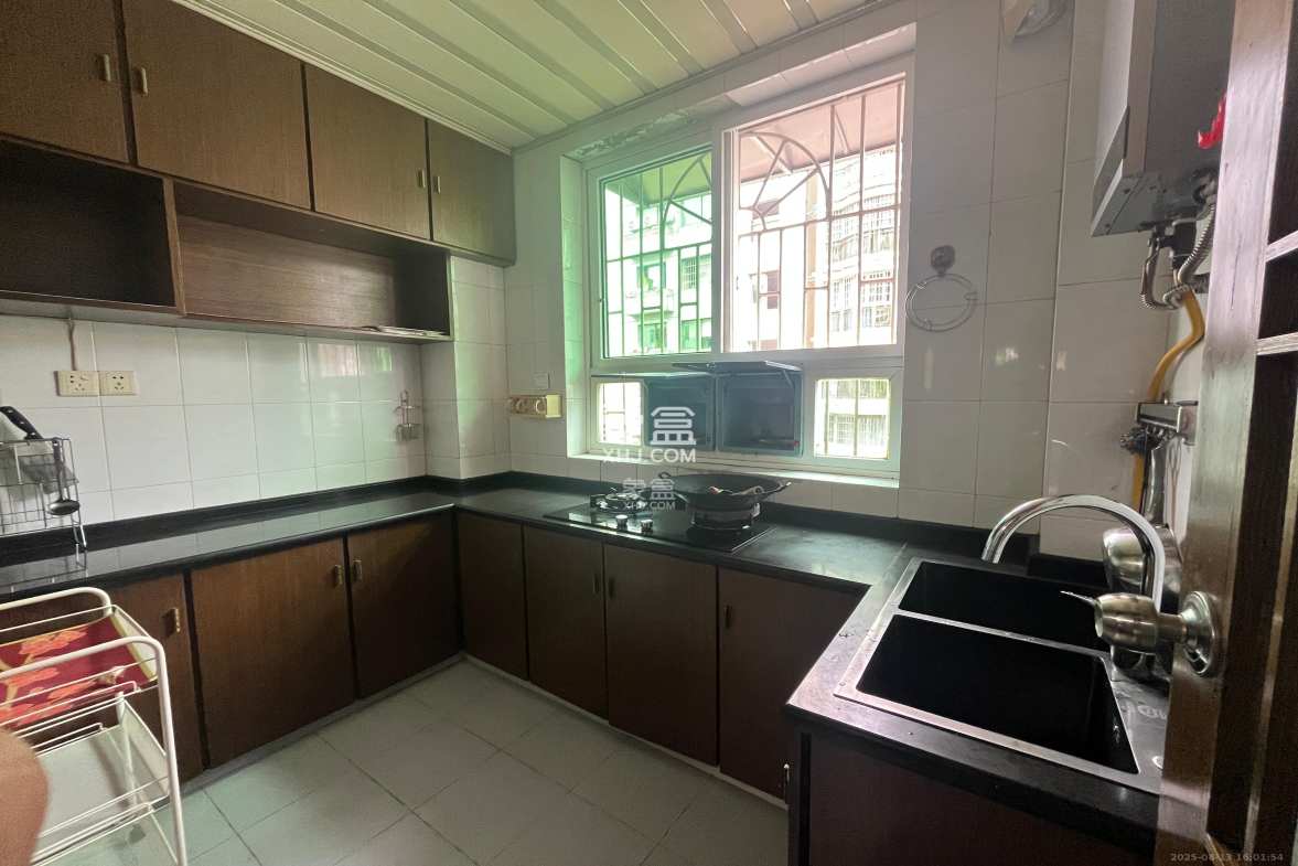 八方公司宿舍(师家老屋) 3室2厅2卫 2500.0元/月 八方公司宿舍(师家老屋) 3室2厅2卫 2500.0元/月室内图