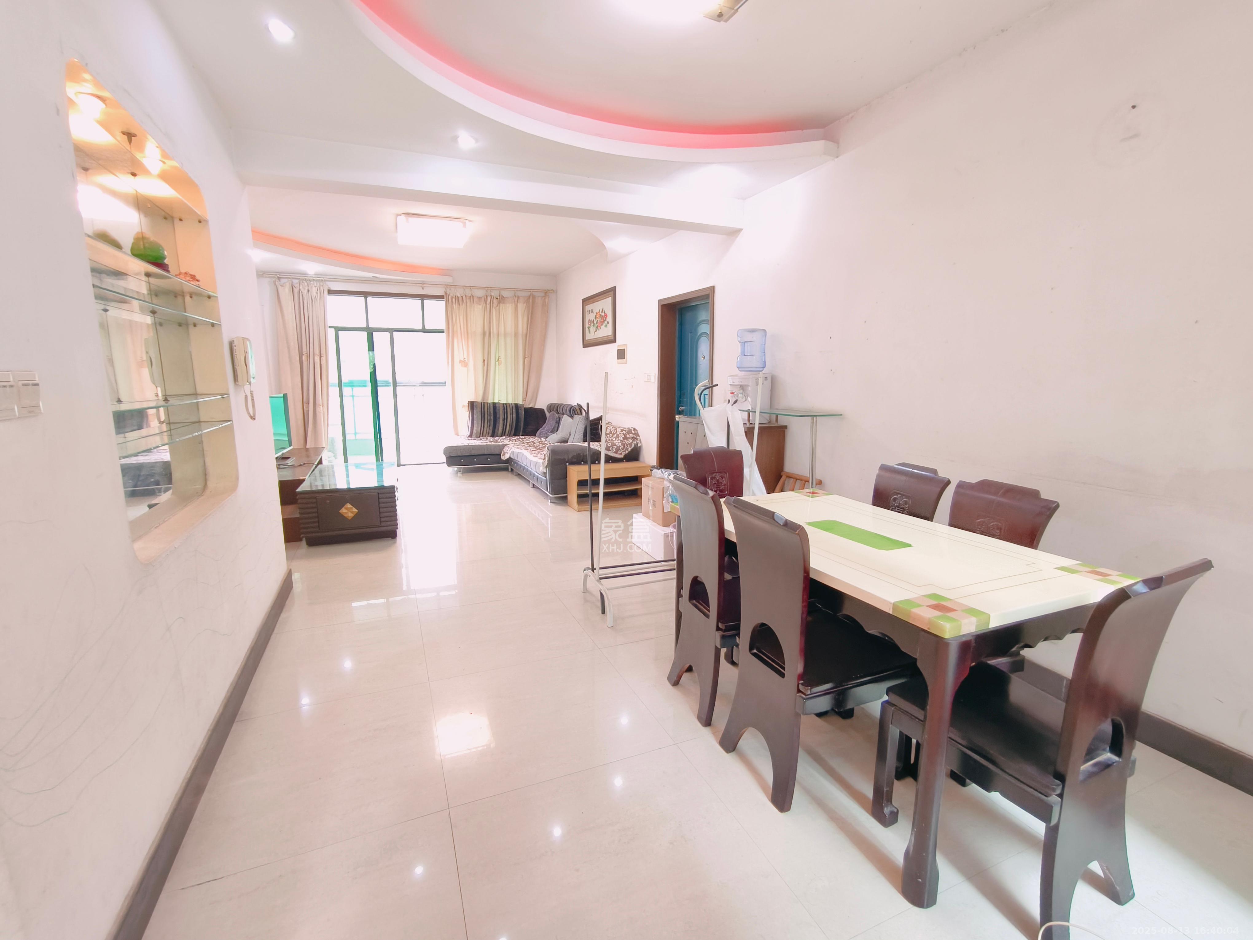 颐美园 3室2厅2卫 2200.0元/月 颐美园 3室2厅2卫 2200.0元/月室内图